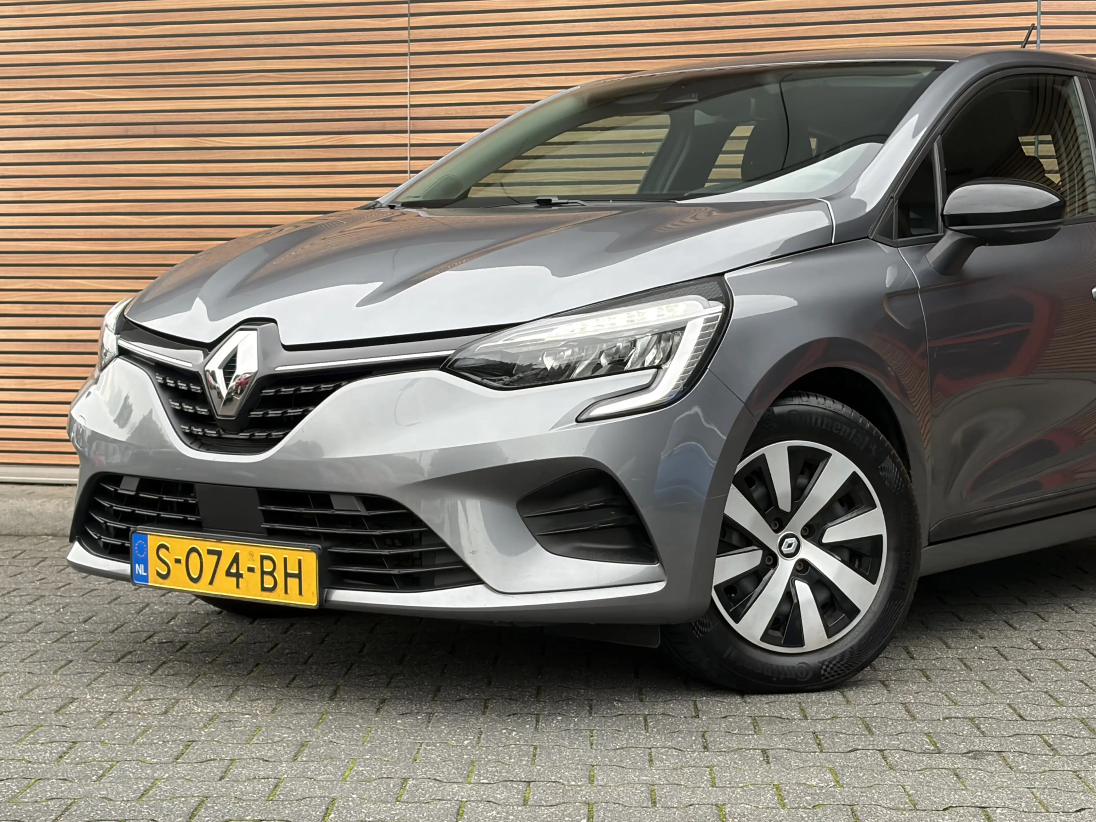 Renault Clio 1.0 TCe 90 Equilibre Carplay / Navi / Cruise — photo 11