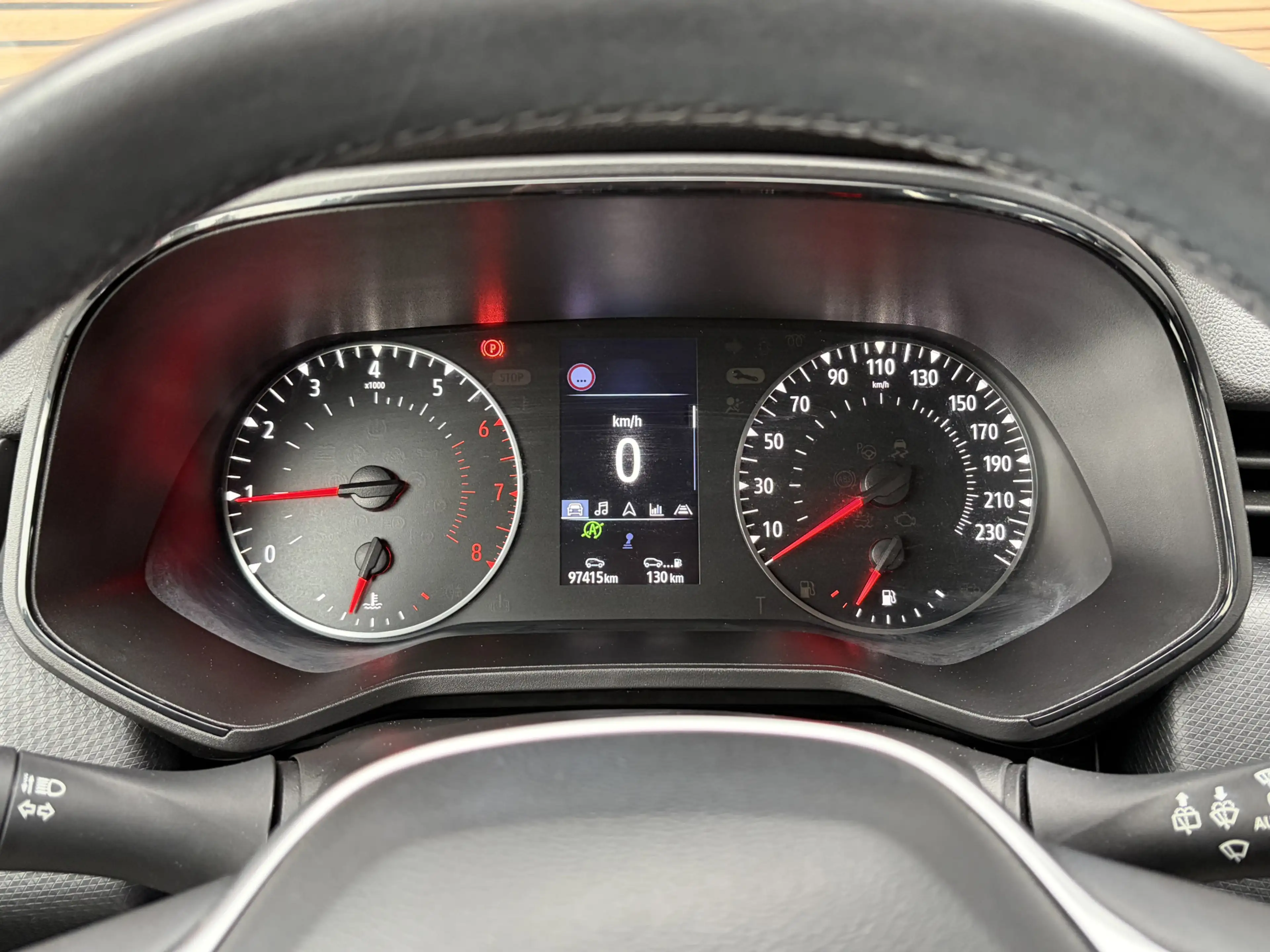 Renault Clio 1.0 TCe 90 Equilibre Carplay / Navi / Cruise — photo 25