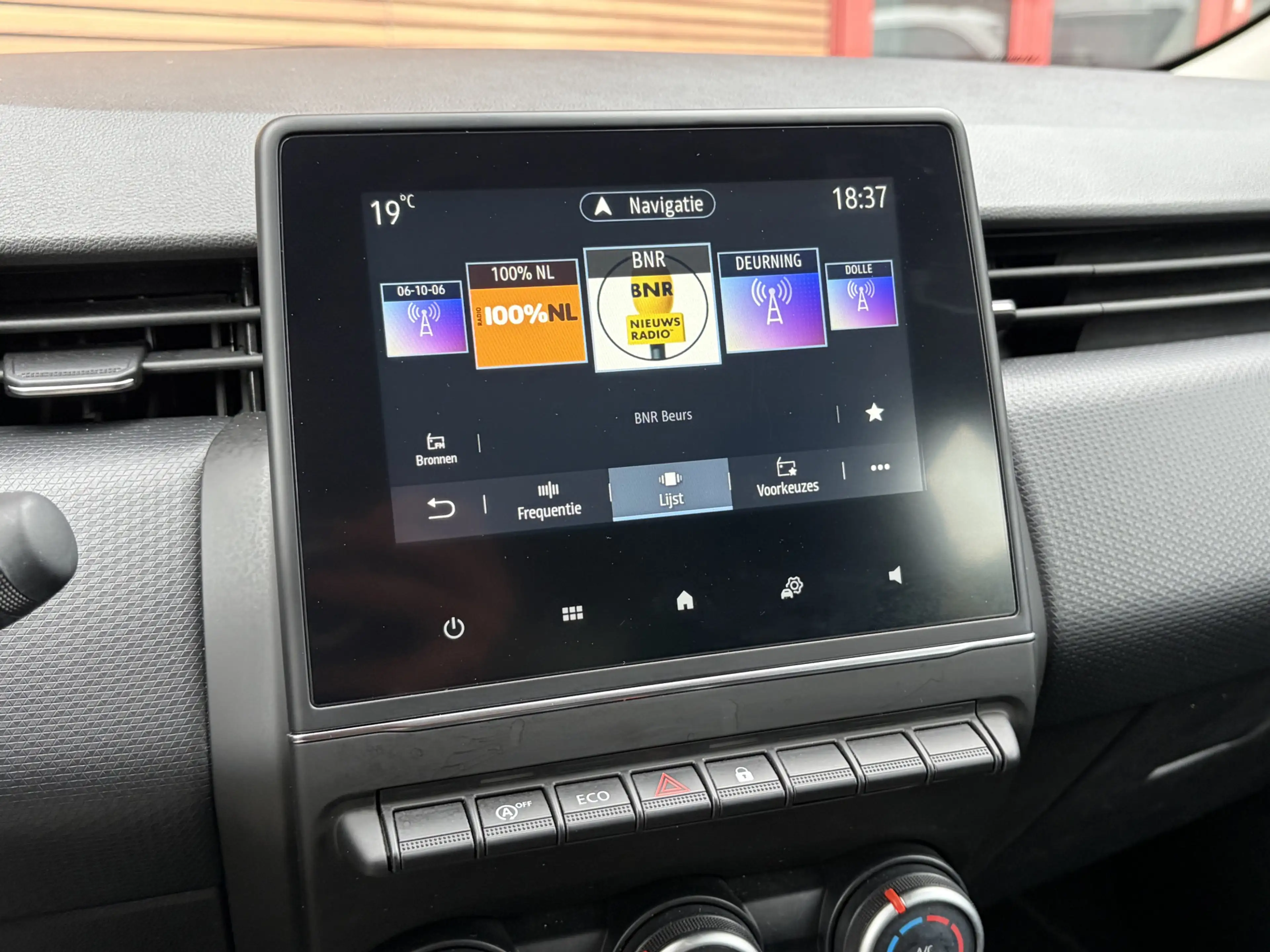 Renault Clio 1.0 TCe 90 Equilibre Carplay / Navi / Cruise — photo 39