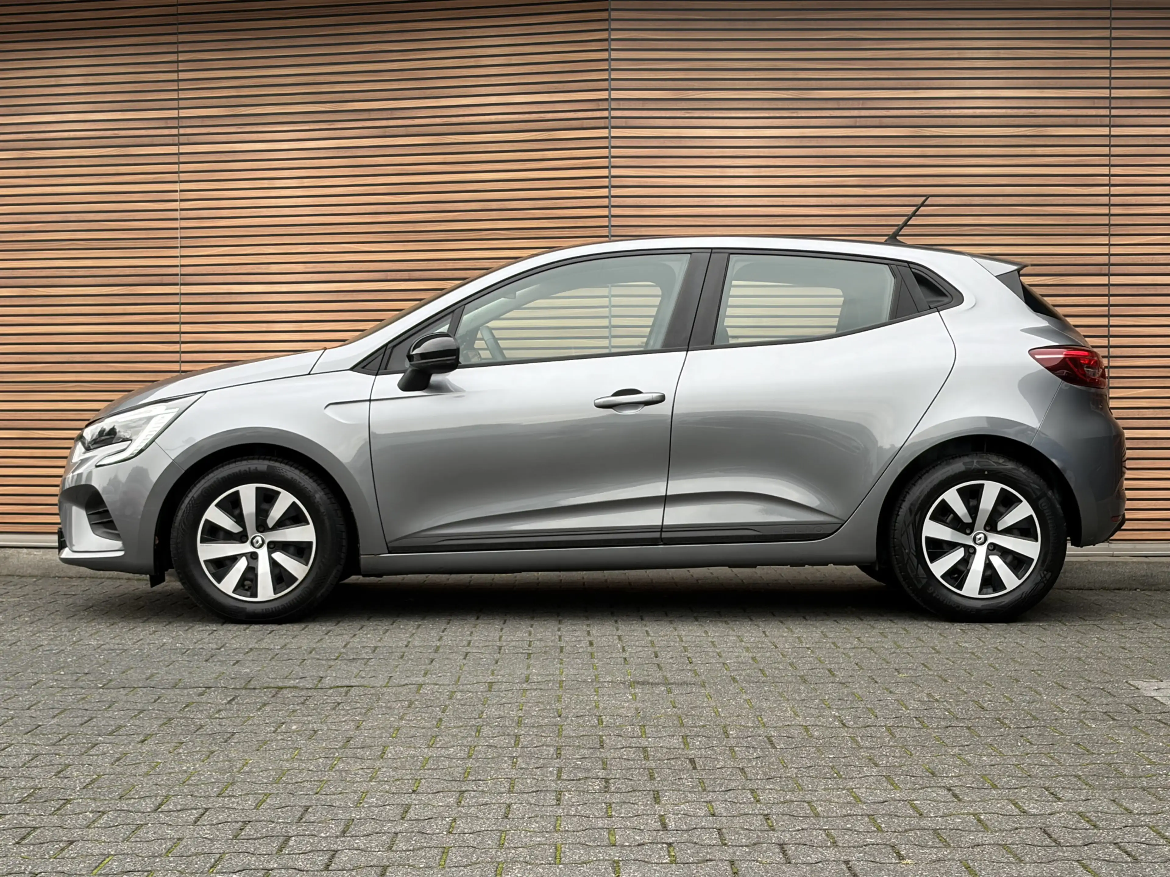 Renault Clio 1.0 TCe 90 Equilibre Carplay / Navi / Cruise — photo 5