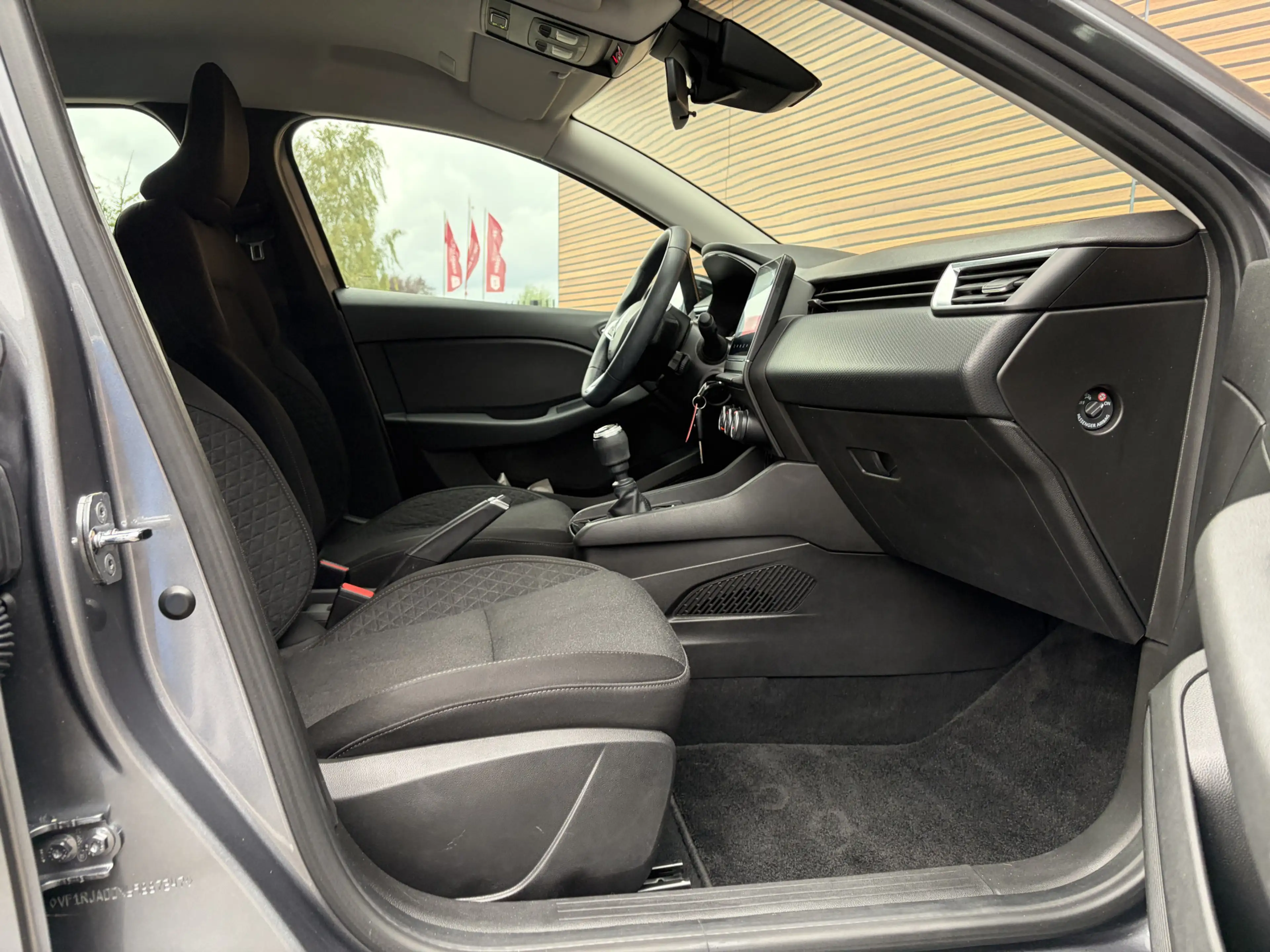 Renault Clio 1.0 TCe 90 Equilibre Carplay / Navi / Cruise — photo 48
