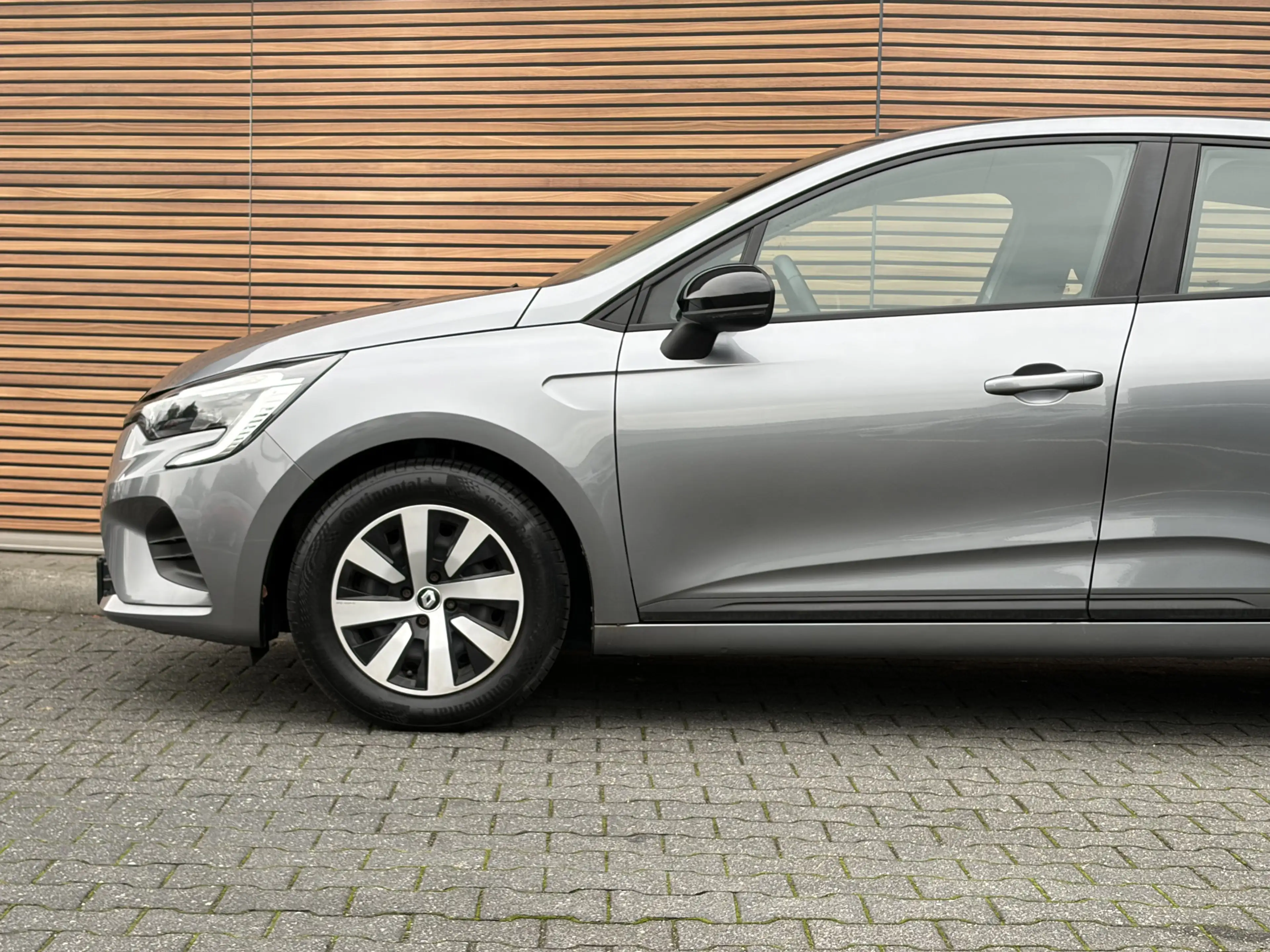 Renault Clio 1.0 TCe 90 Equilibre Carplay / Navi / Cruise — photo 12