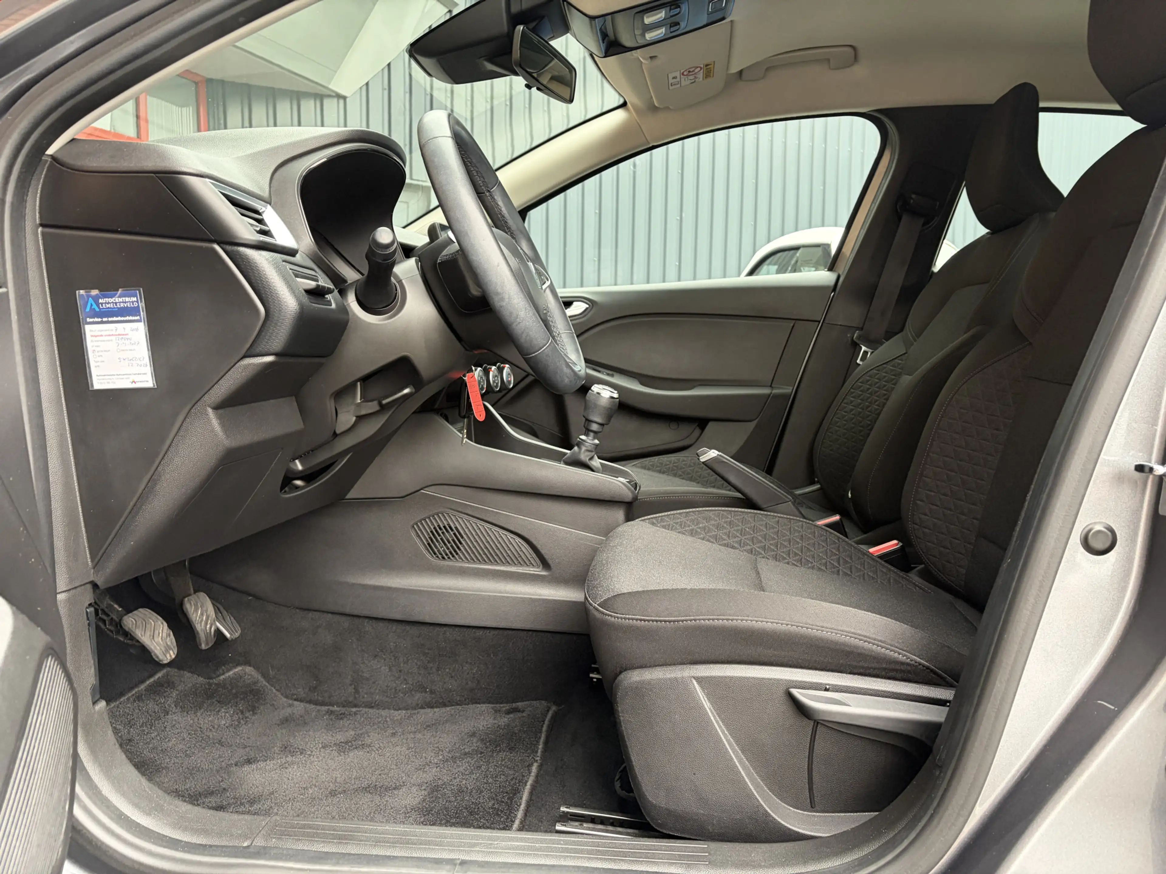 Renault Clio 1.0 TCe 90 Equilibre Carplay / Navi / Cruise — photo 46
