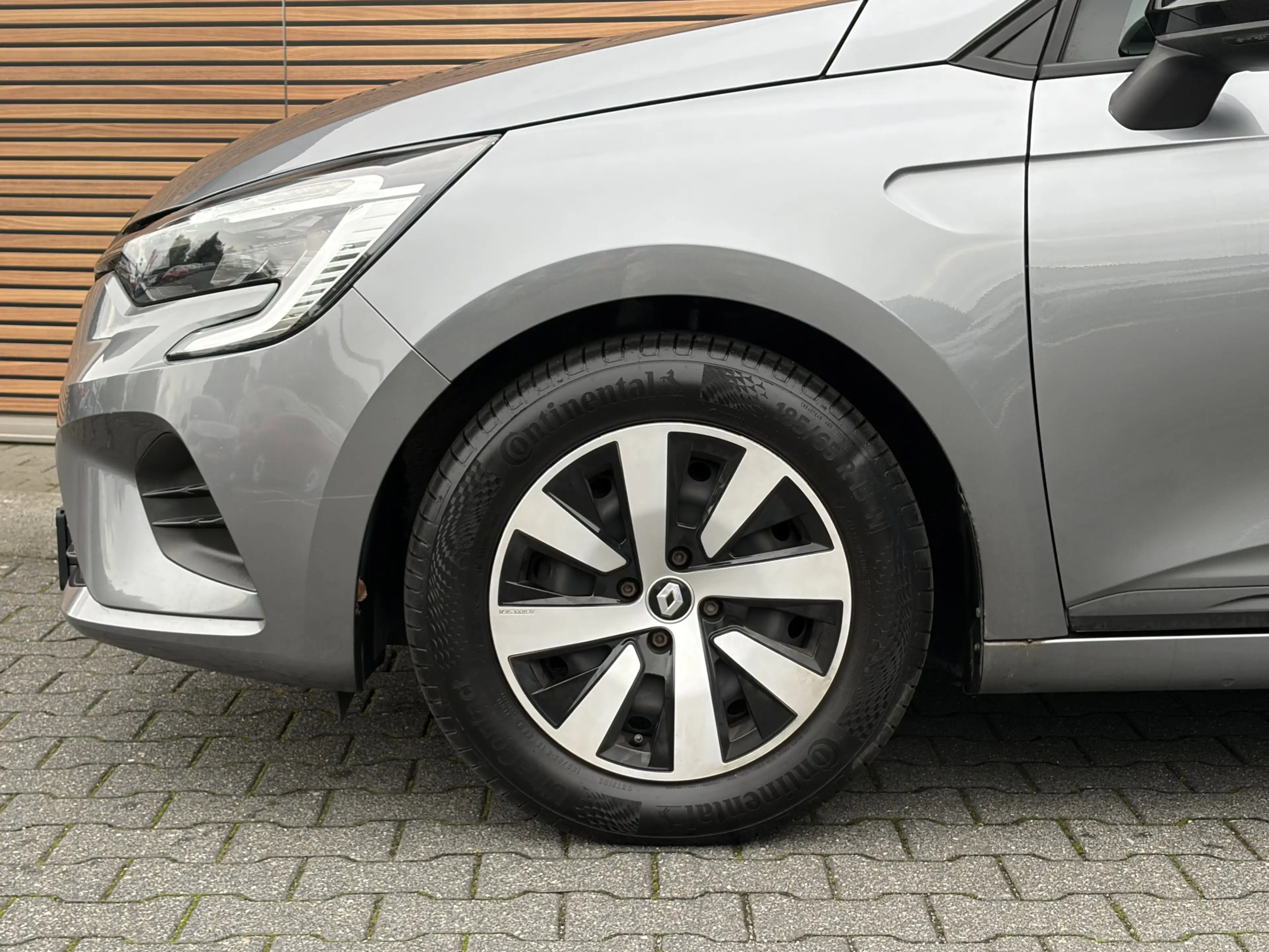 Renault Clio 1.0 TCe 90 Equilibre Carplay / Navi / Cruise — photo 13