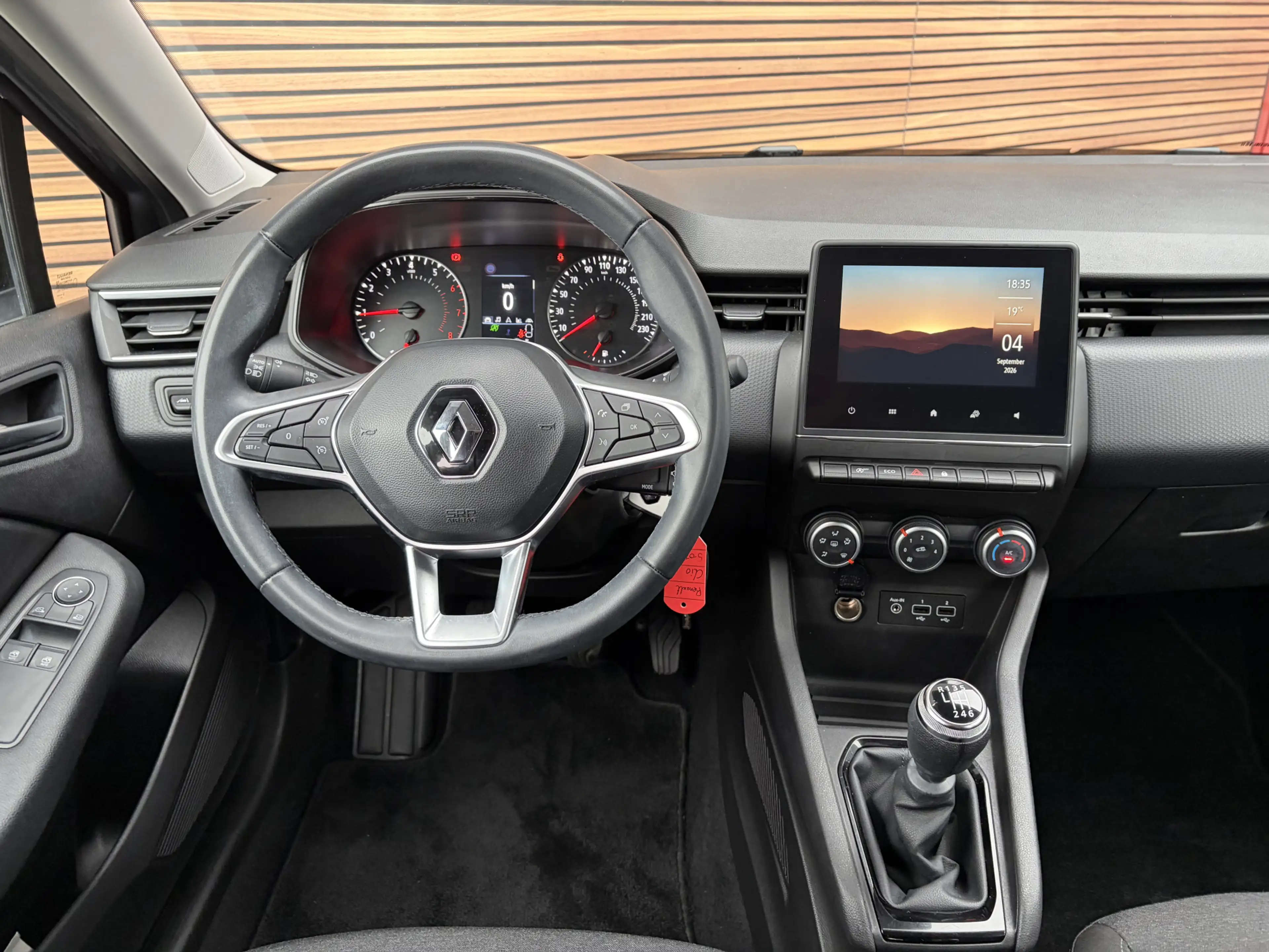Renault Clio 1.0 TCe 90 Equilibre Carplay / Navi / Cruise — photo 21