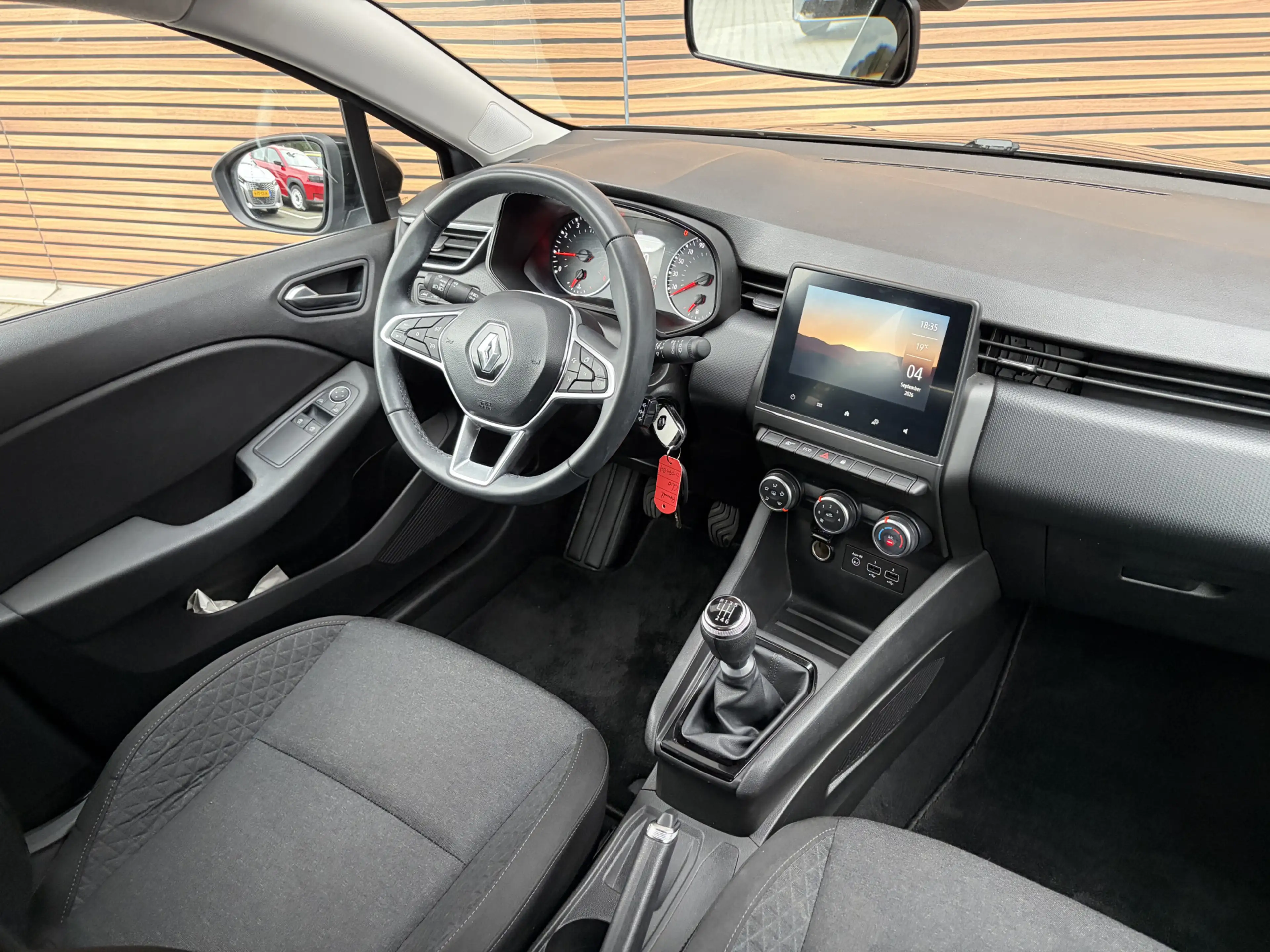 Renault Clio 1.0 TCe 90 Equilibre Carplay / Navi / Cruise — photo 4