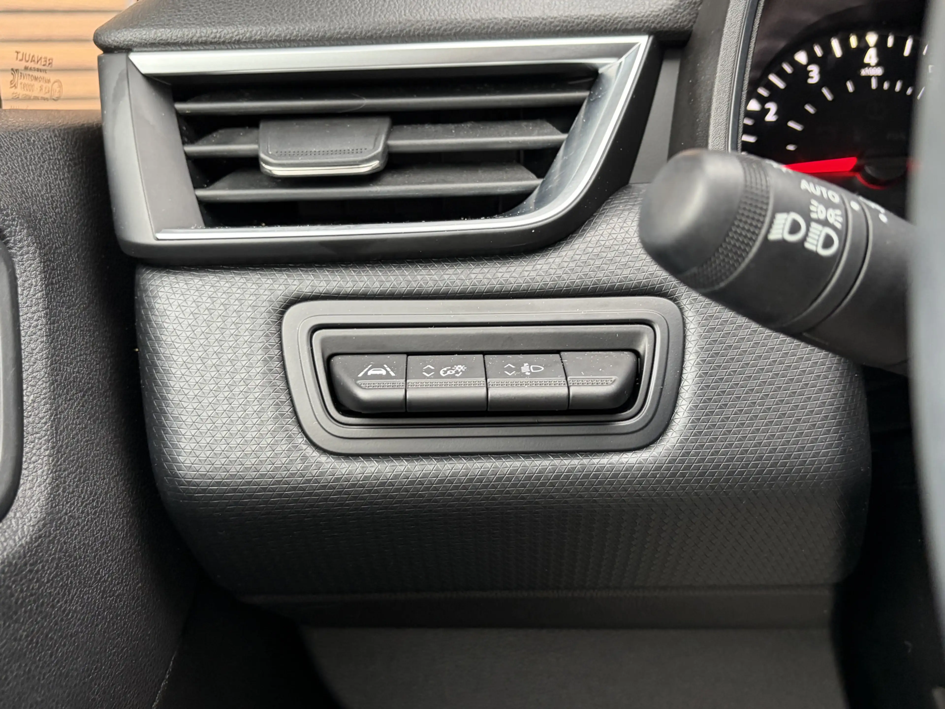 Renault Clio 1.0 TCe 90 Equilibre Carplay / Navi / Cruise — photo 44