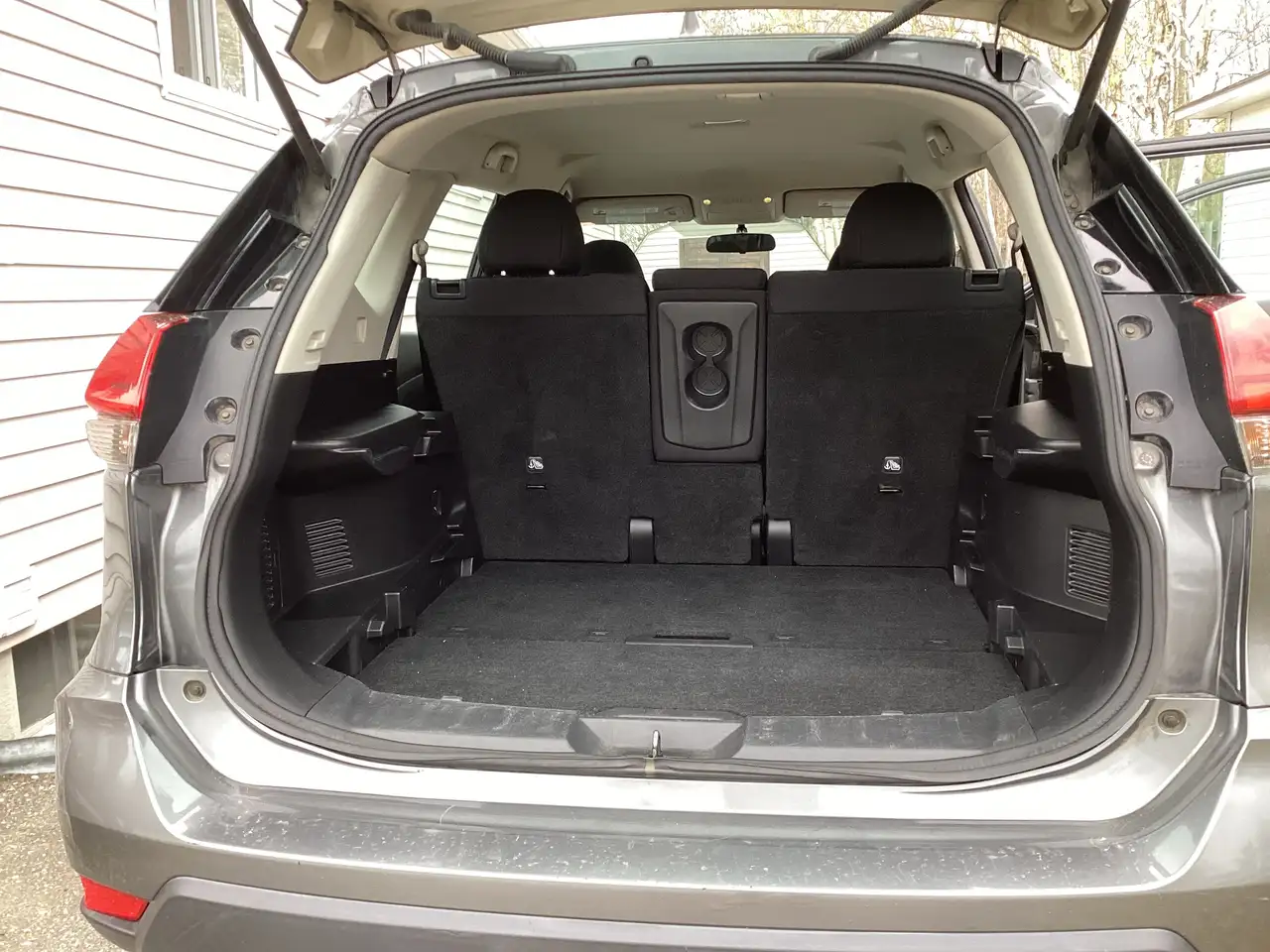 Nissan Rogue снимка Nissan Rogue