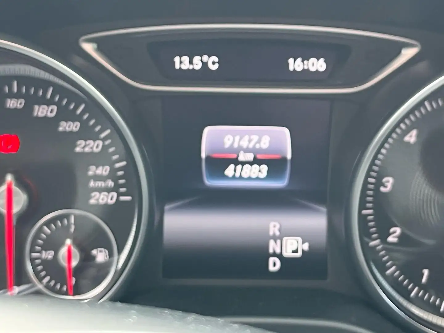 Mercedes-Benz CLA 200 Shooting Brake 7G-DCT UrbanStyle Edition - 2