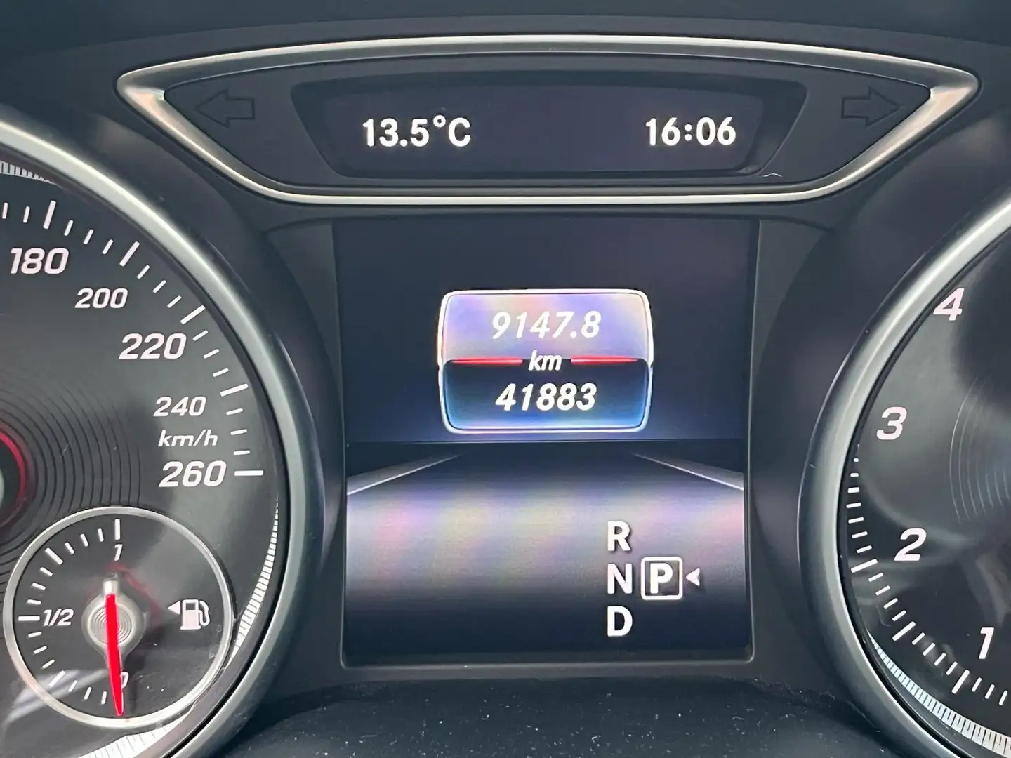 Mercedes-Benz CLA 200 Shooting Brake 7G-DCT UrbanStyle Edition - 1