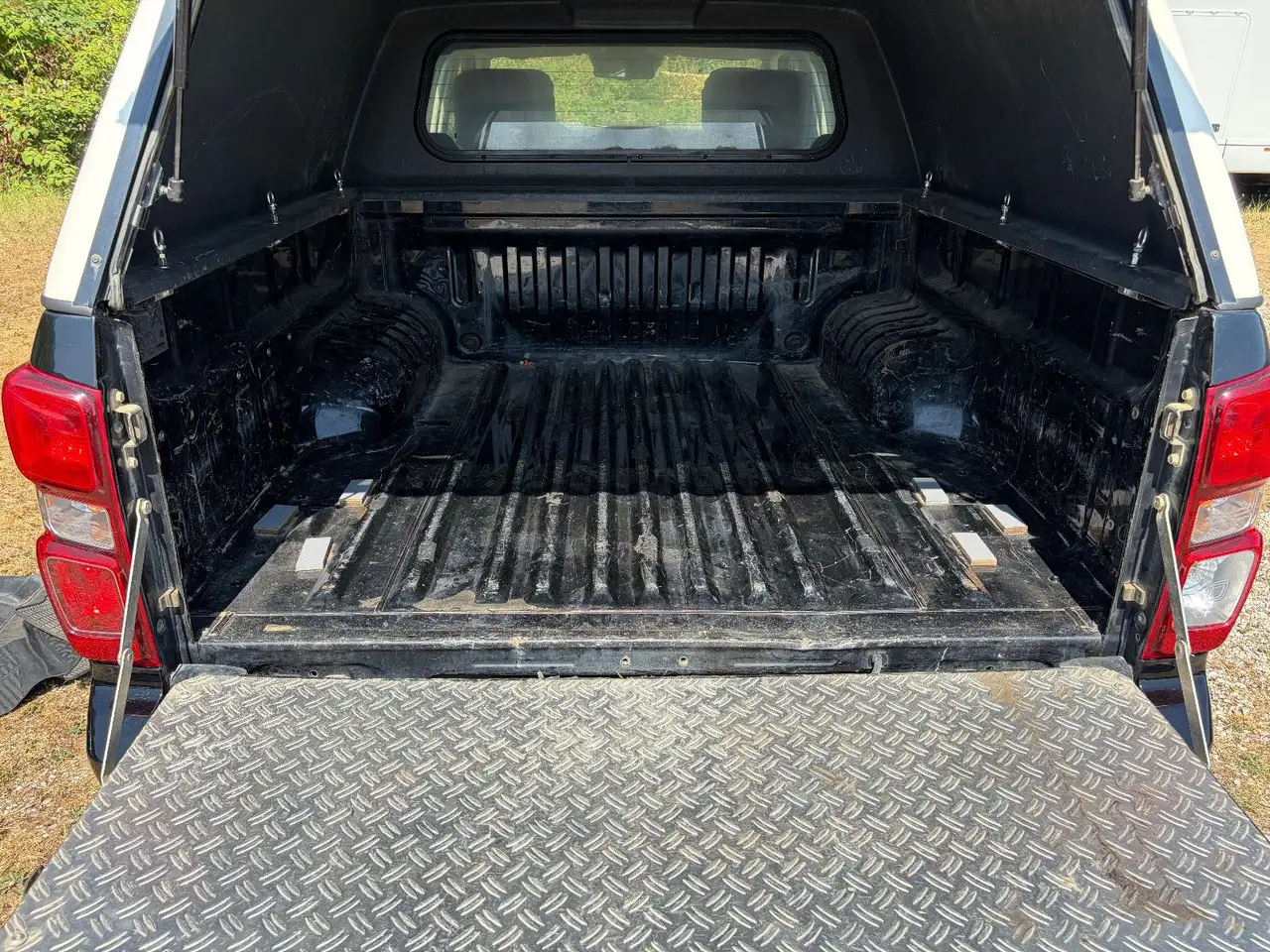 Isuzu D-Max 2023 — фото 13