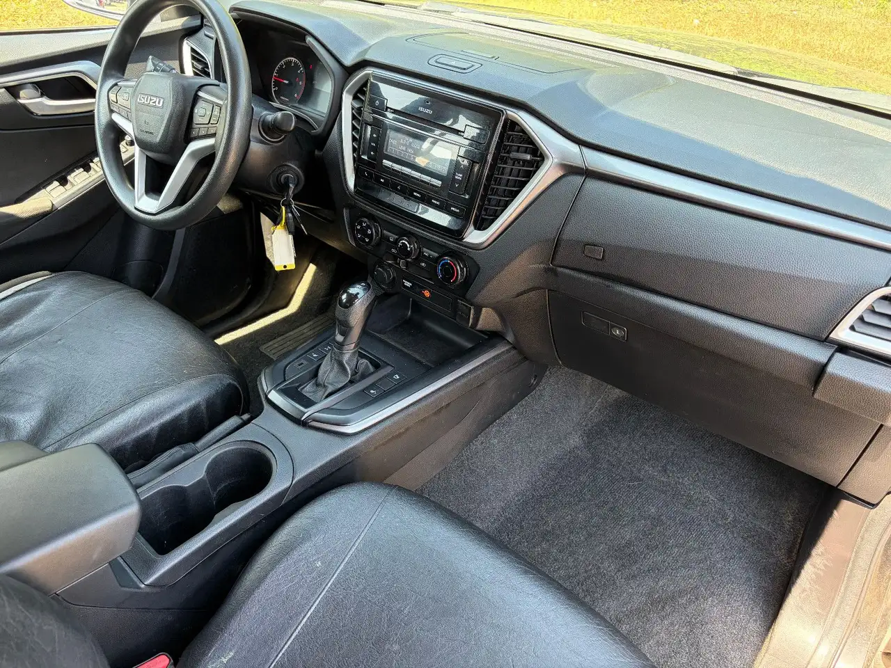 Isuzu D-Max 2023 — фото 17
