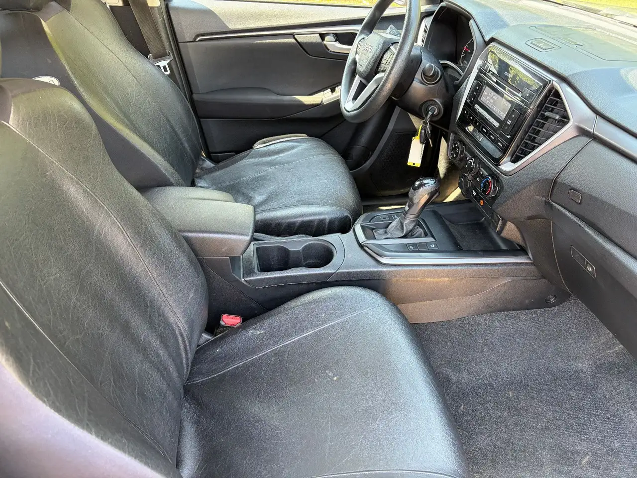 Isuzu D-Max 2023 — фото 16