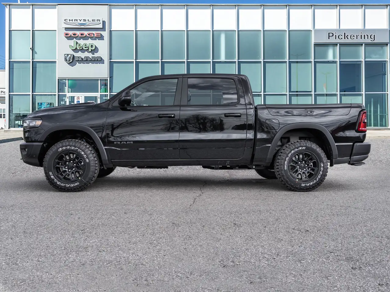 RAM 1500 снимка RAM 1500