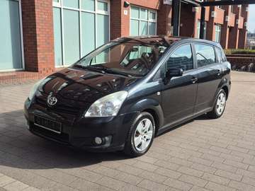 2.2 D-4D Sol**D4D 100 KW**7 Sitzplätze**