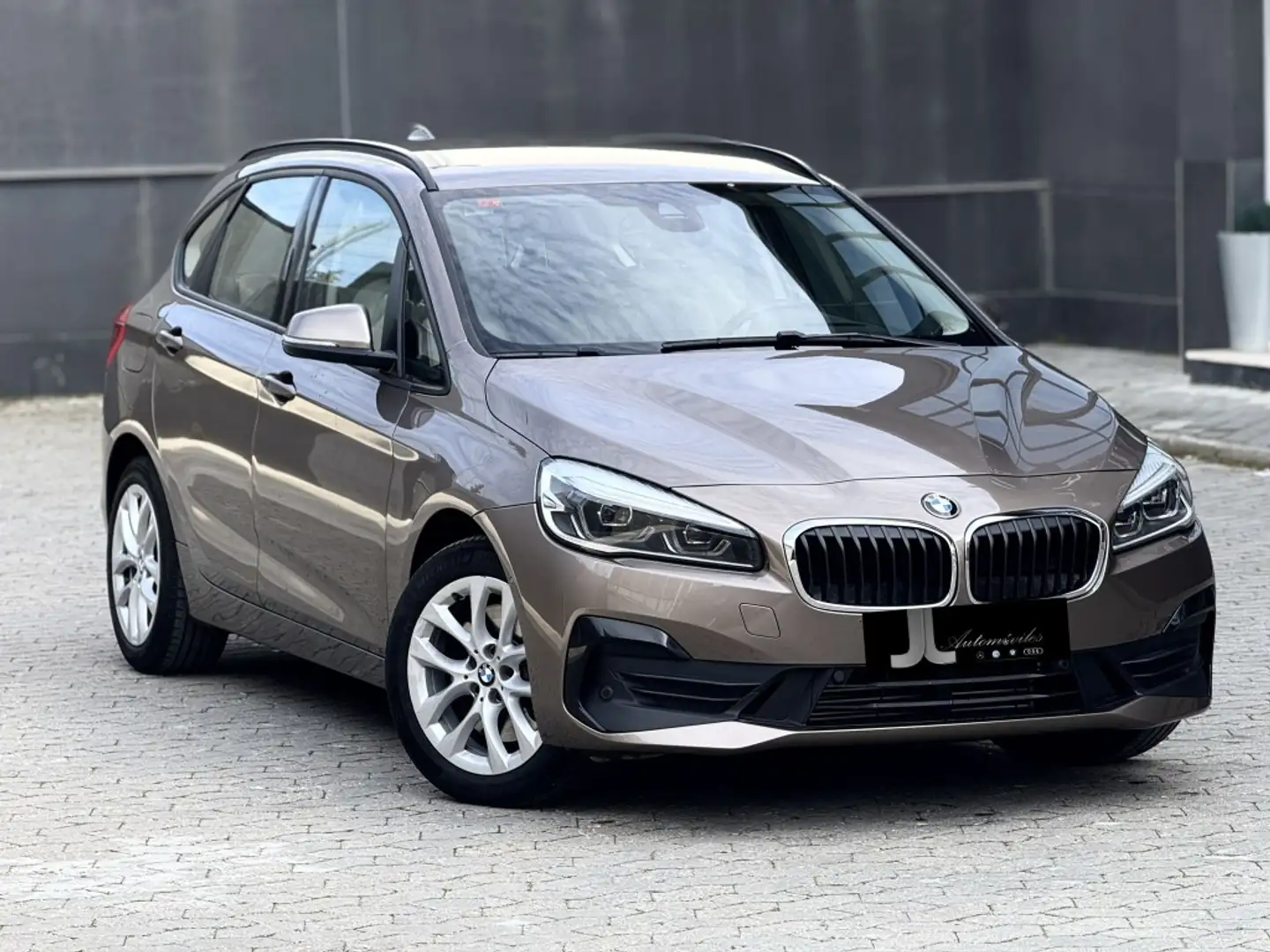 BMW 225 225xe iPerformance Active Tourer Beige - 2