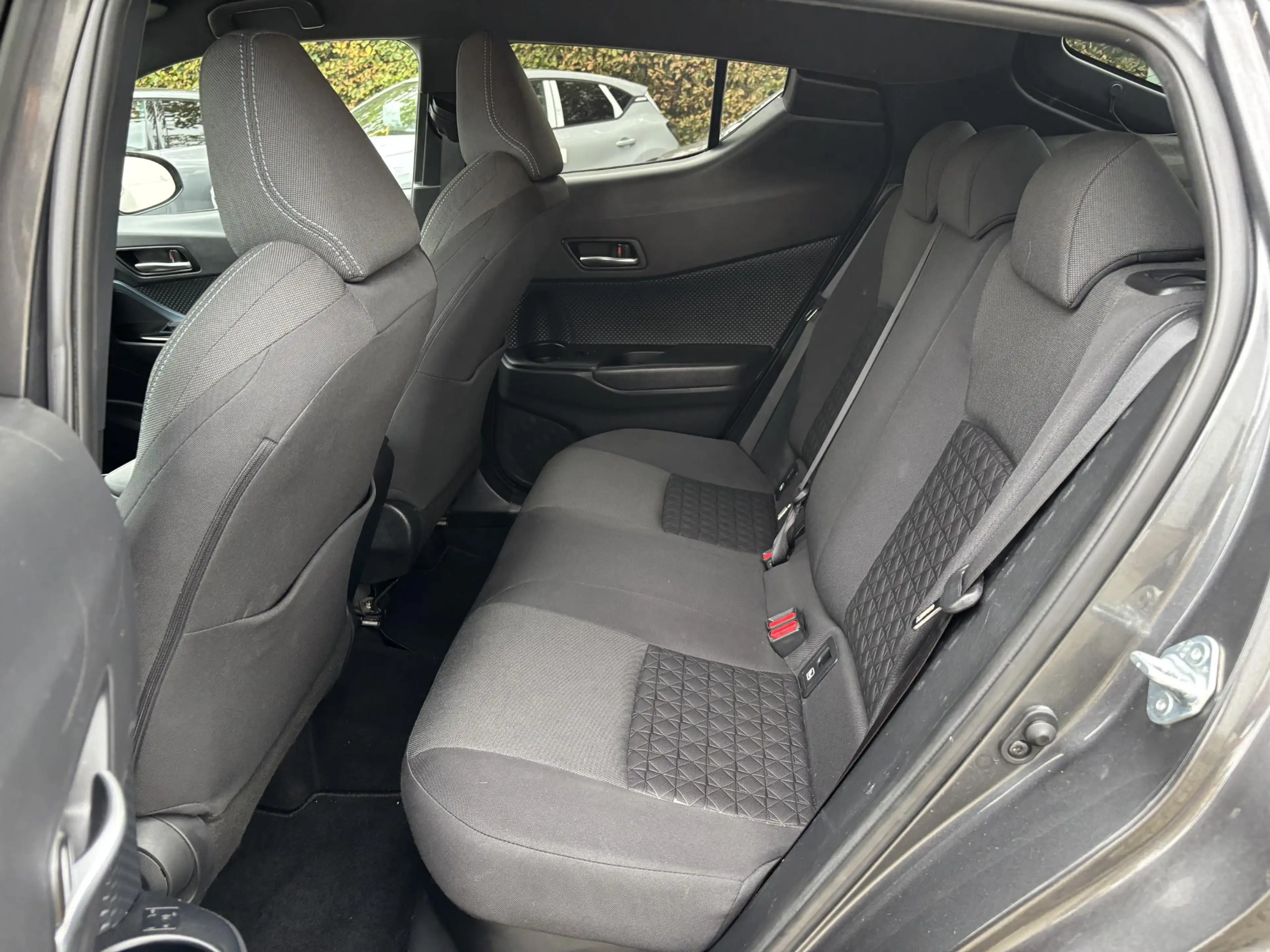 Toyota C-HR 1.8 Hybrid Executive Navigatie /  Climate Control — photo 8