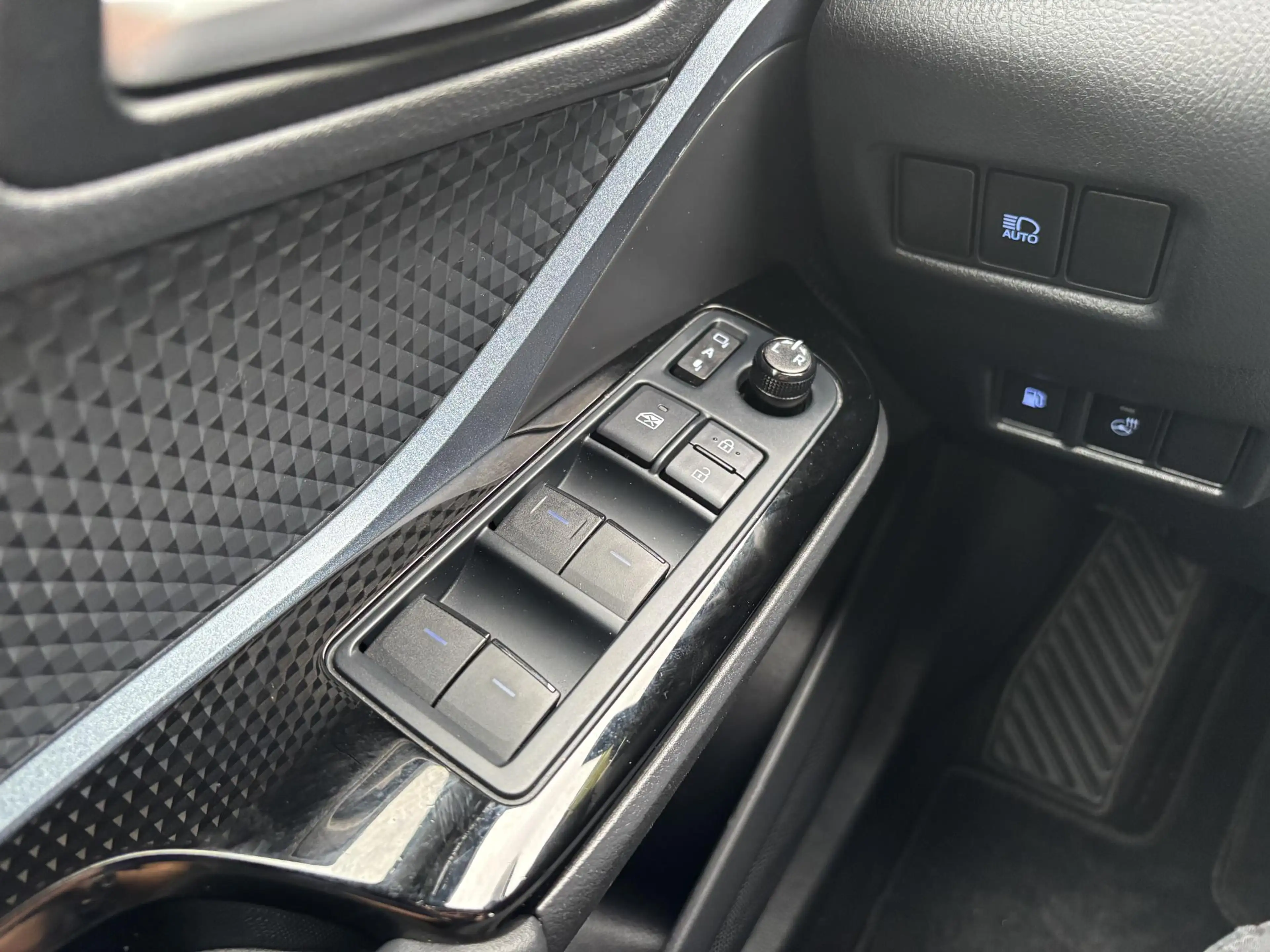 Toyota C-HR 1.8 Hybrid Executive Navigatie /  Climate Control — photo 19
