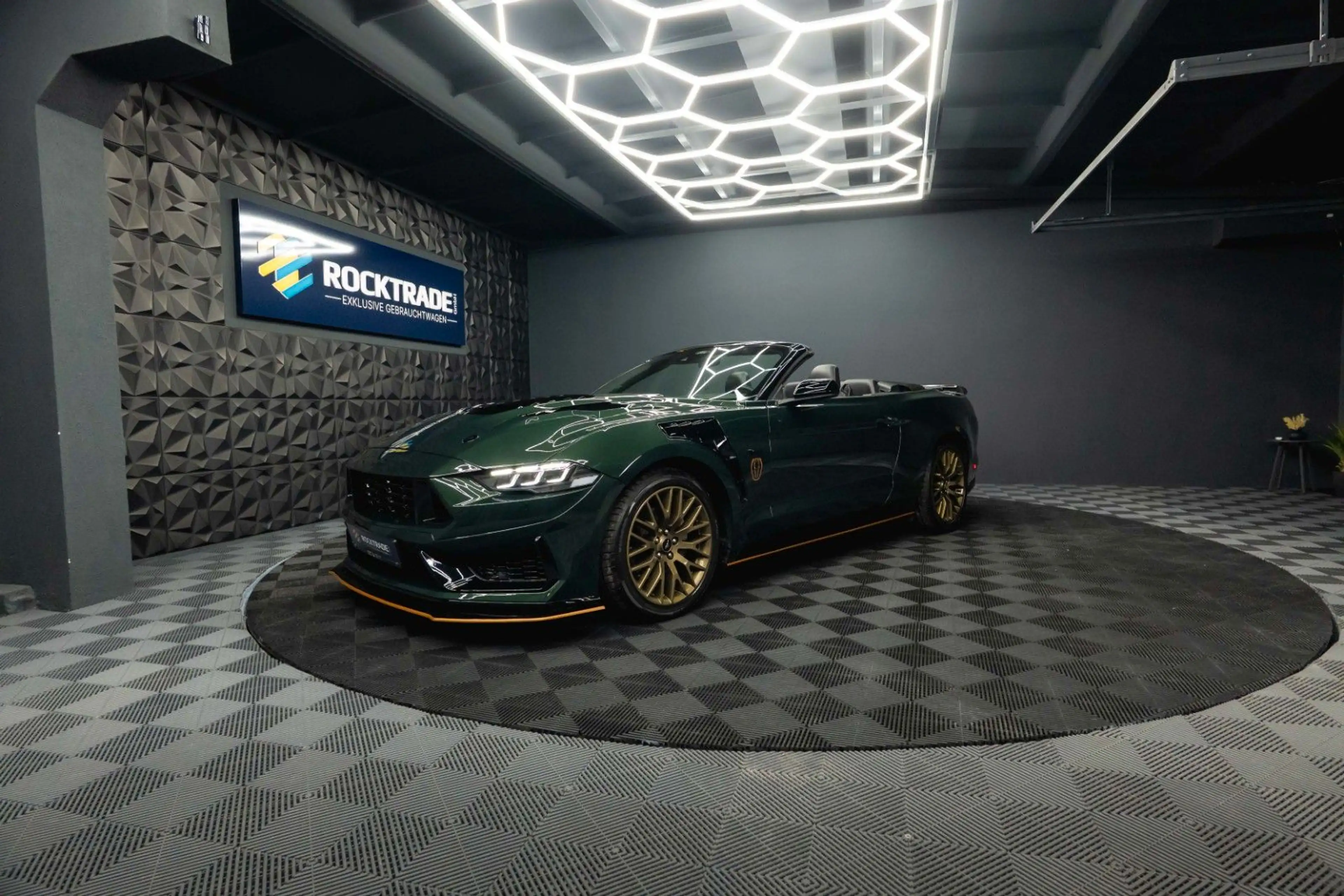 Ford Mustang Cabrio DARK HORSE RockTrade Edition 19% — photo 3