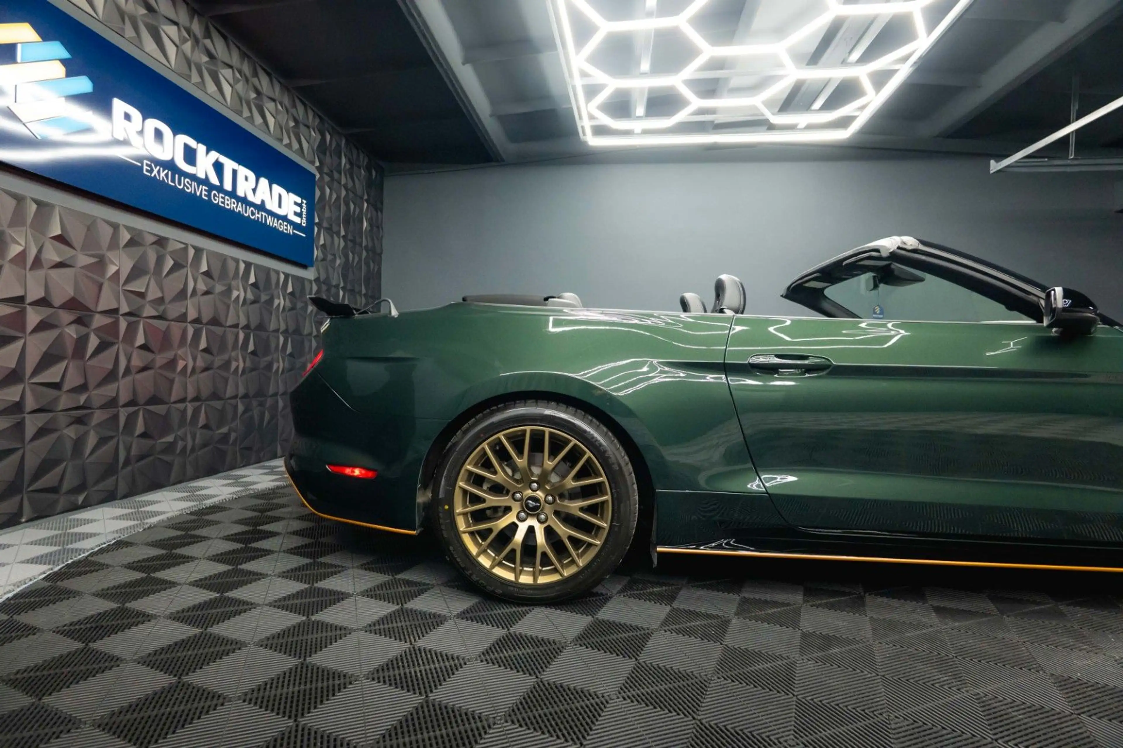 Ford Mustang Cabrio DARK HORSE RockTrade Edition 19% — photo 5