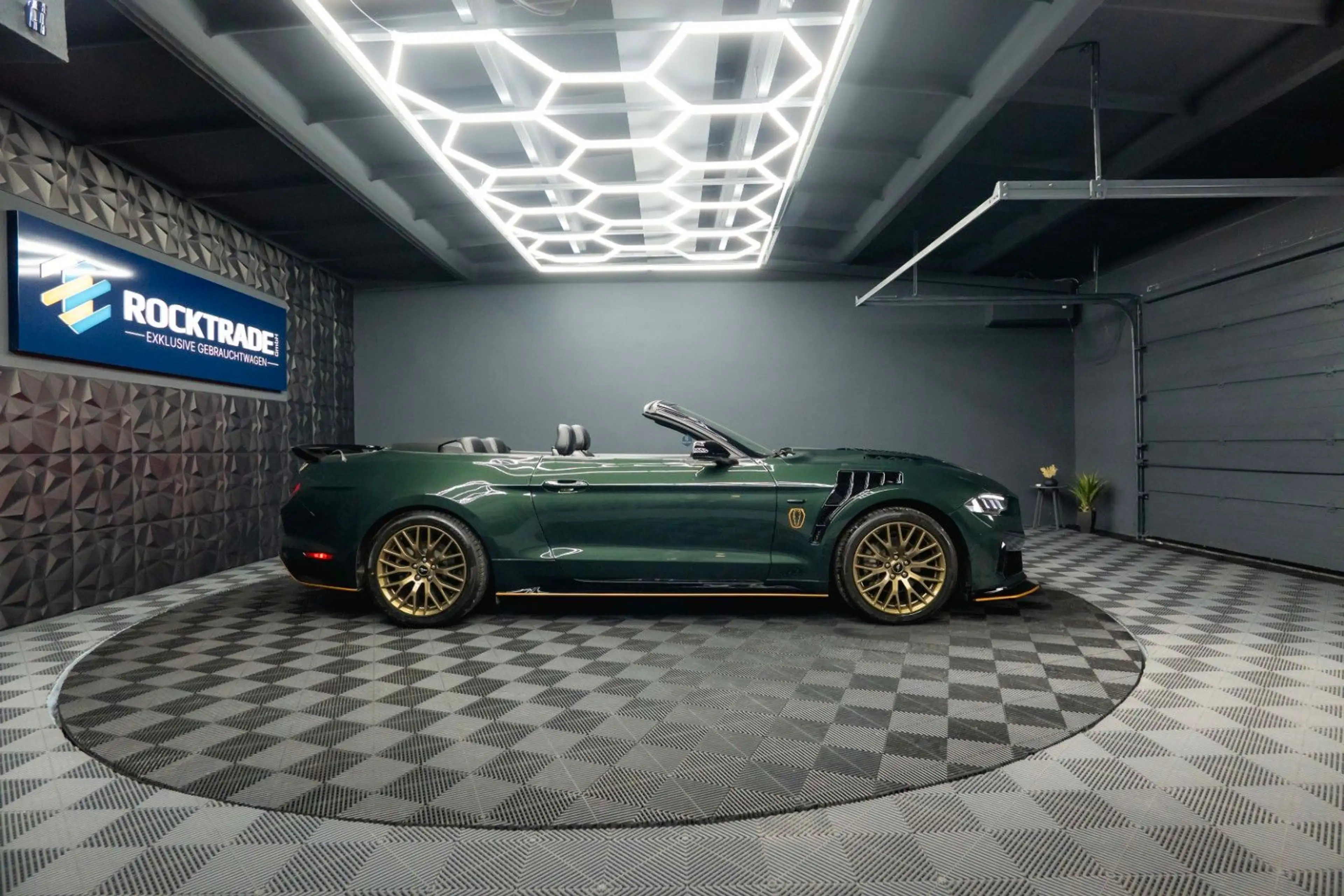 Ford Mustang Cabrio DARK HORSE RockTrade Edition 19% — photo 9
