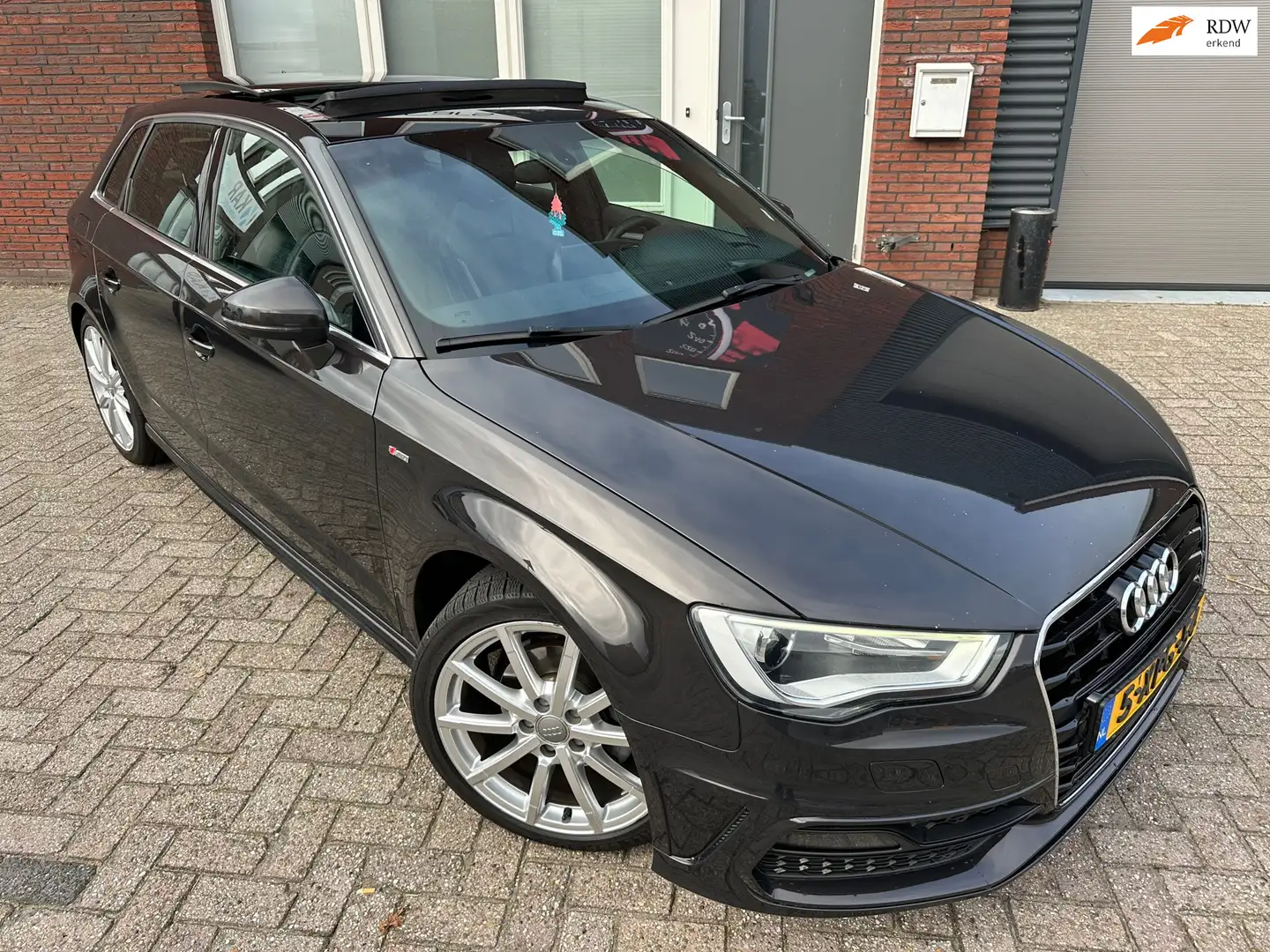 Audi A3 Sportback 1.4 TFSI Ambition Pro Line S / Pano / Le Bruin - 1
