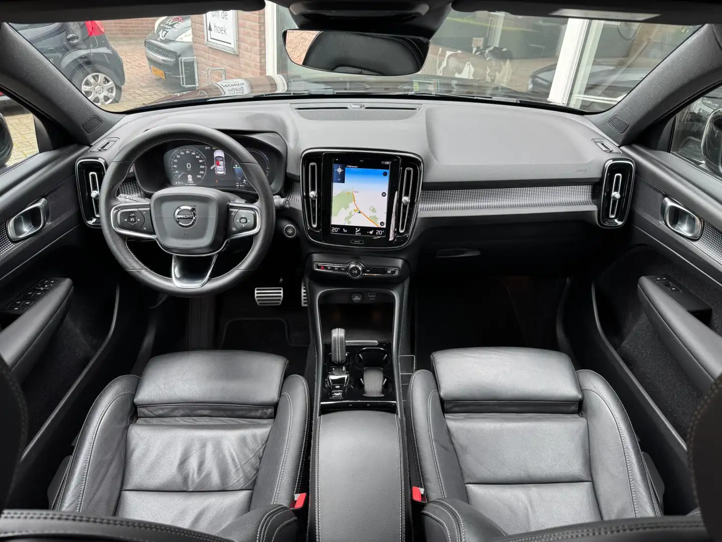 Volvo XC40 1.5 T5 Recharge R-Design I Leder I Carplay I Elek Zwart - 2