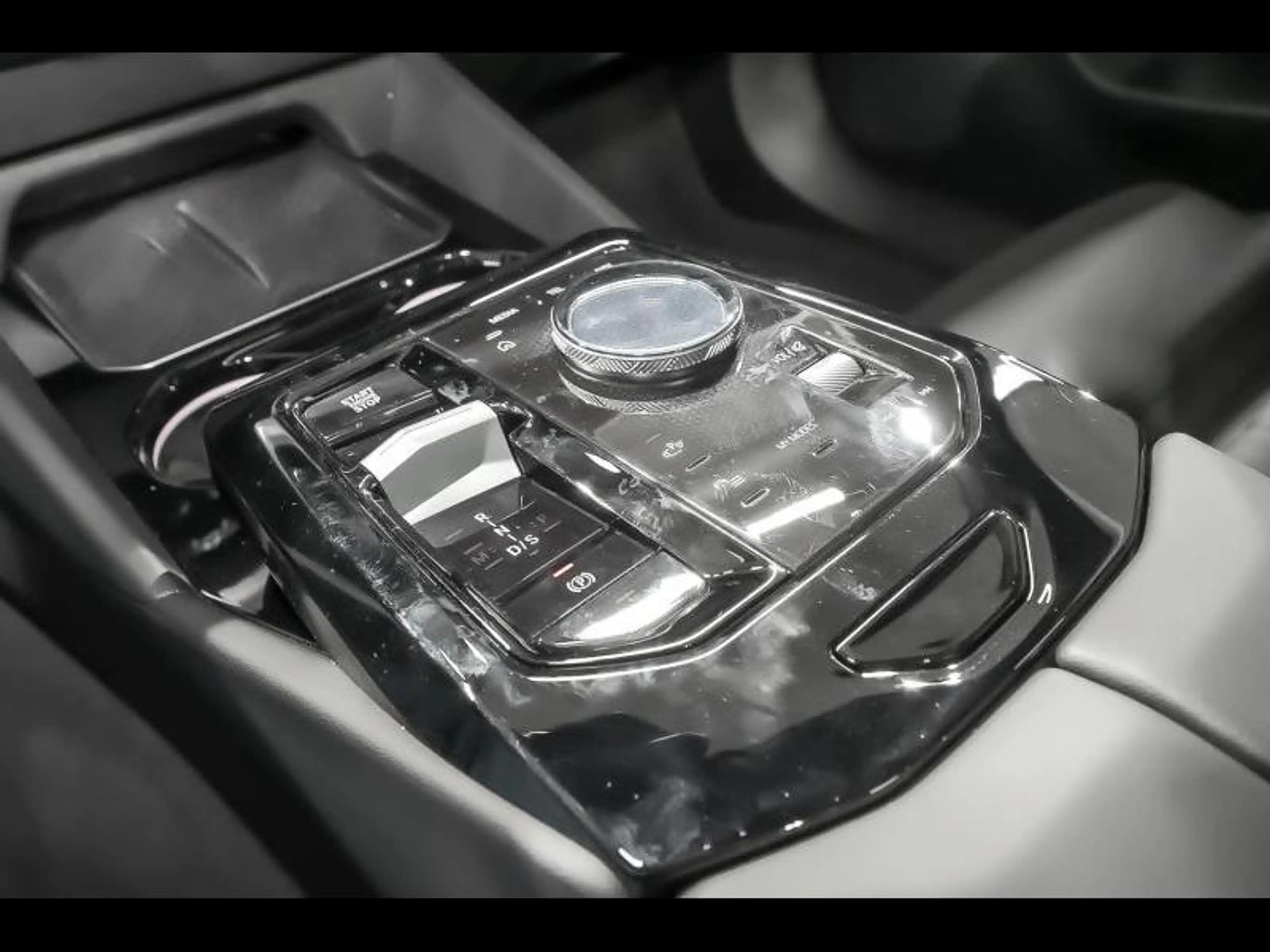 BMW 520 i Berline - MPACK|DASS+|360CAM|HUD|H&K| — photo 11