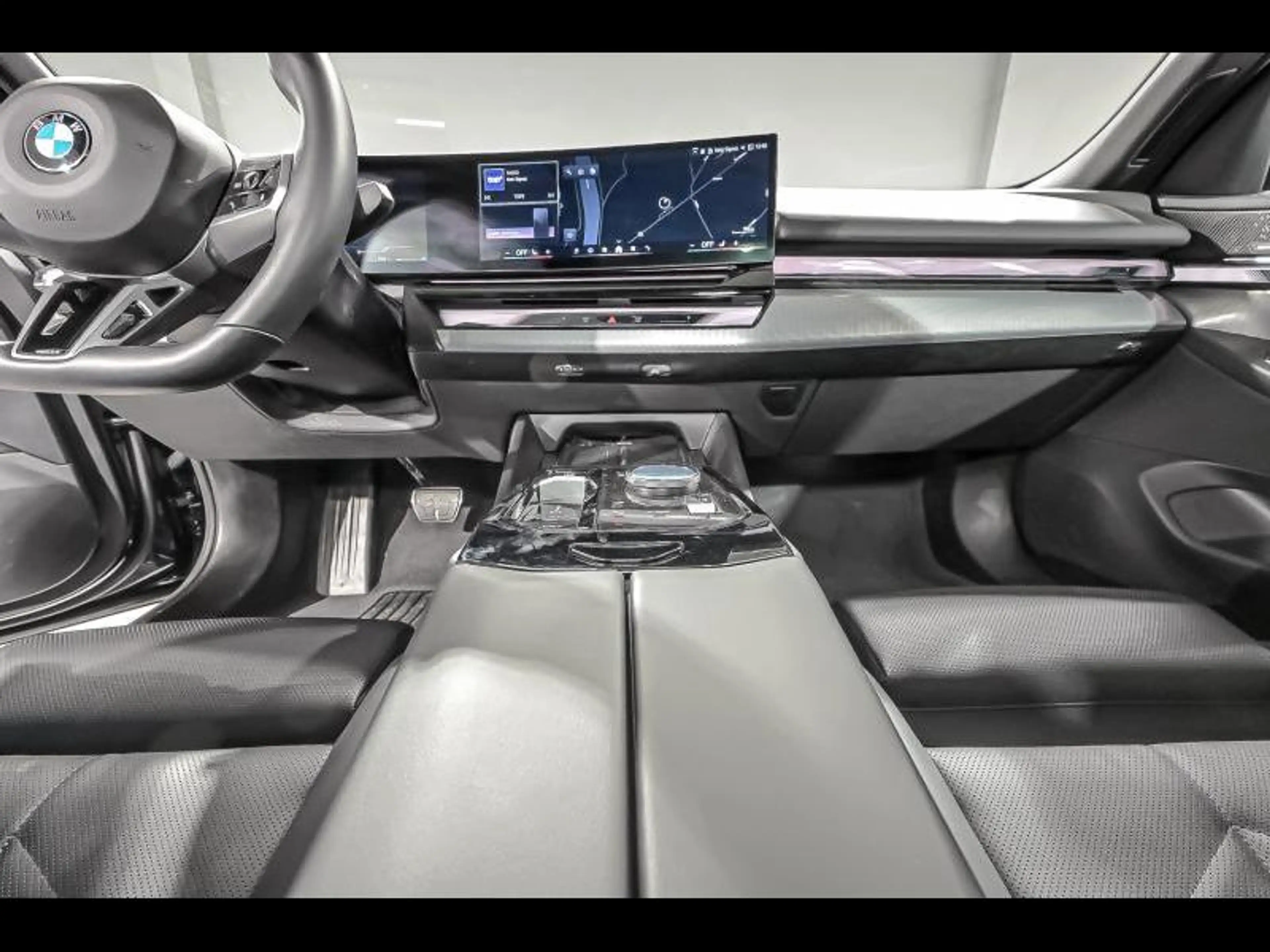 BMW 520 i Berline - MPACK|DASS+|360CAM|HUD|H&K| — photo 7