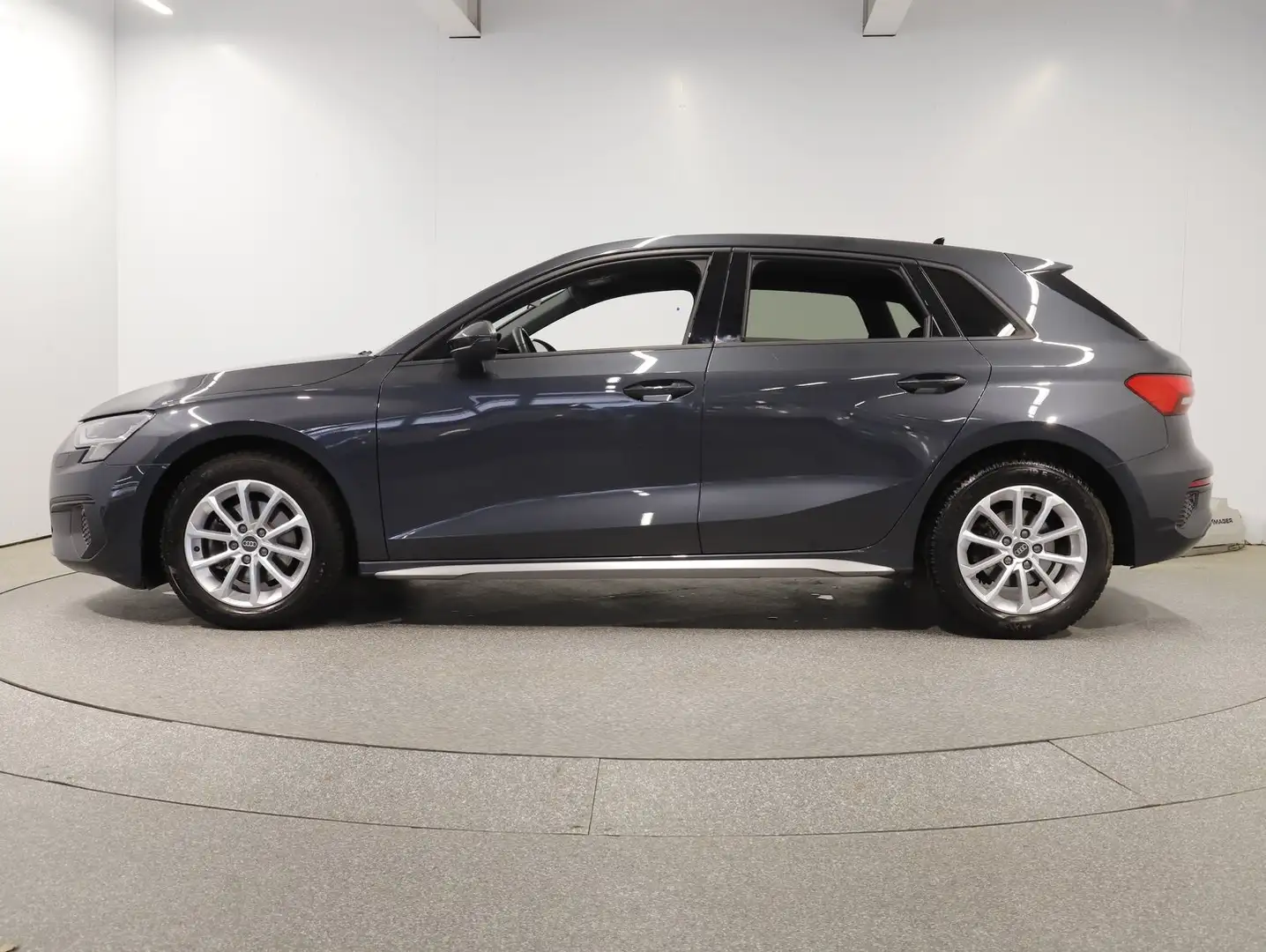 Audi A3 35 TDI Grau - 2