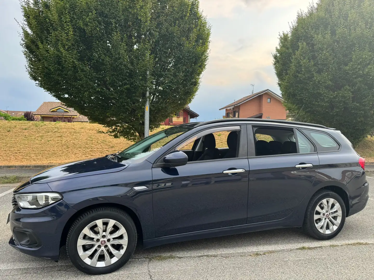 Fiat Tipo Tipo SW 1.6 mjt Lounge s Bleu - 1