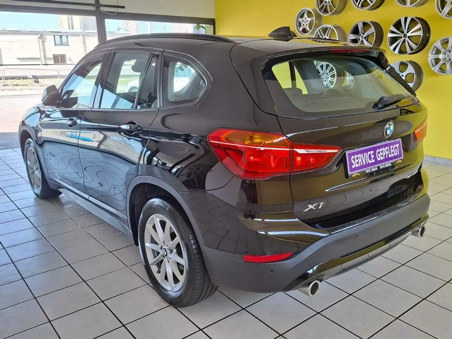BMW X1 sDrive18d Advantage, PDC, RFK, NAVI, SITZHEIZ. Schwarz - 2