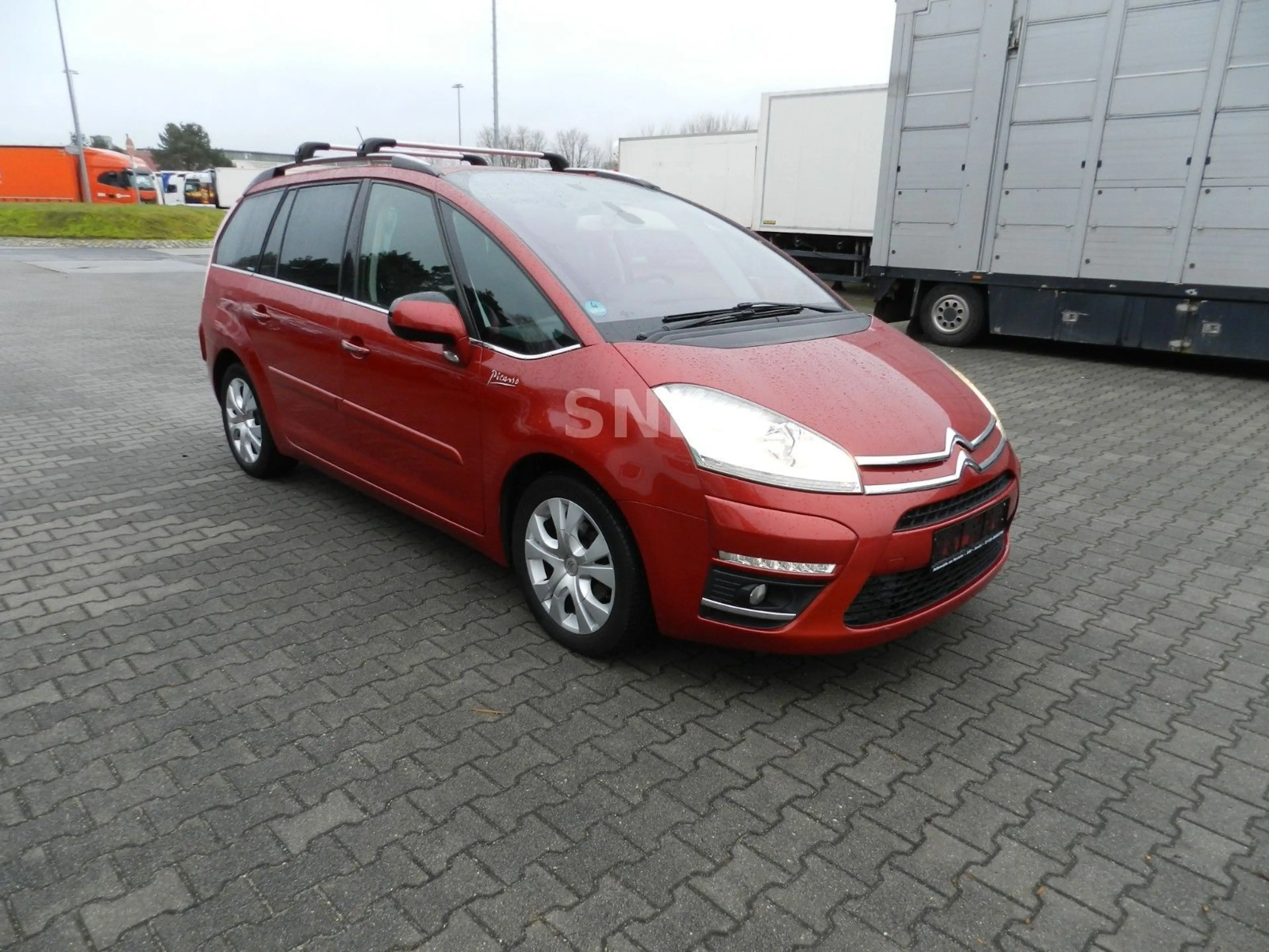 Citroen Grand C4 Picasso Exclusive — photo 4
