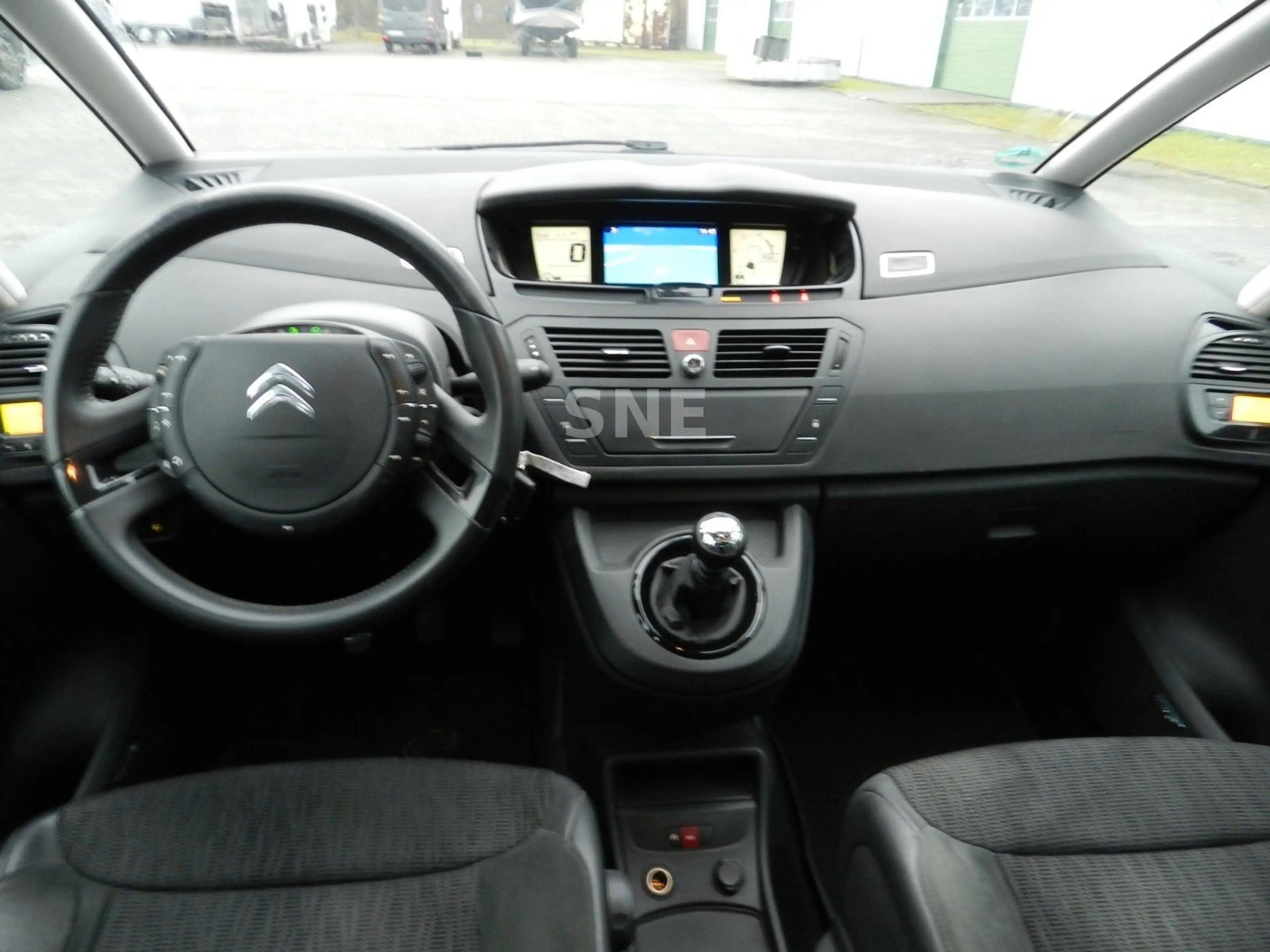 Citroen Grand C4 Picasso Exclusive — photo 9