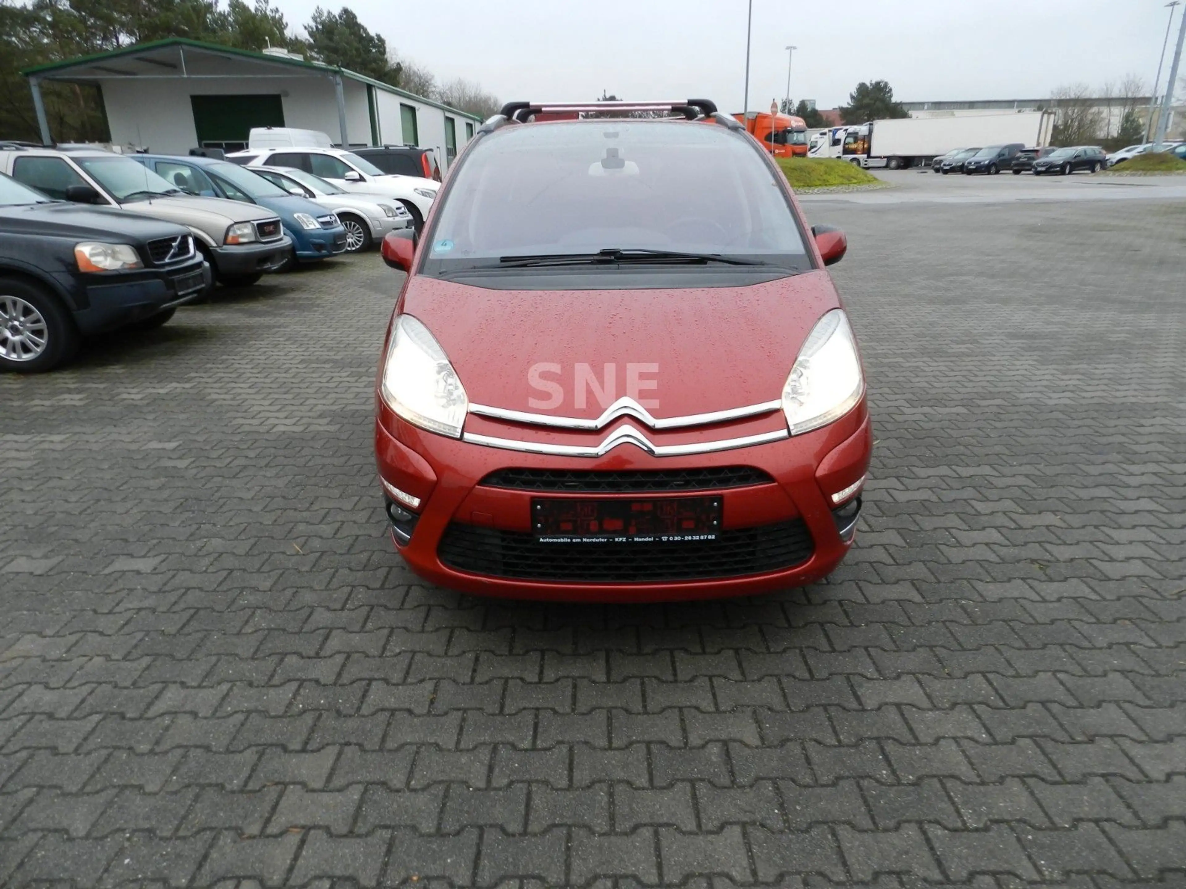 Citroen Grand C4 Picasso Exclusive — photo 3
