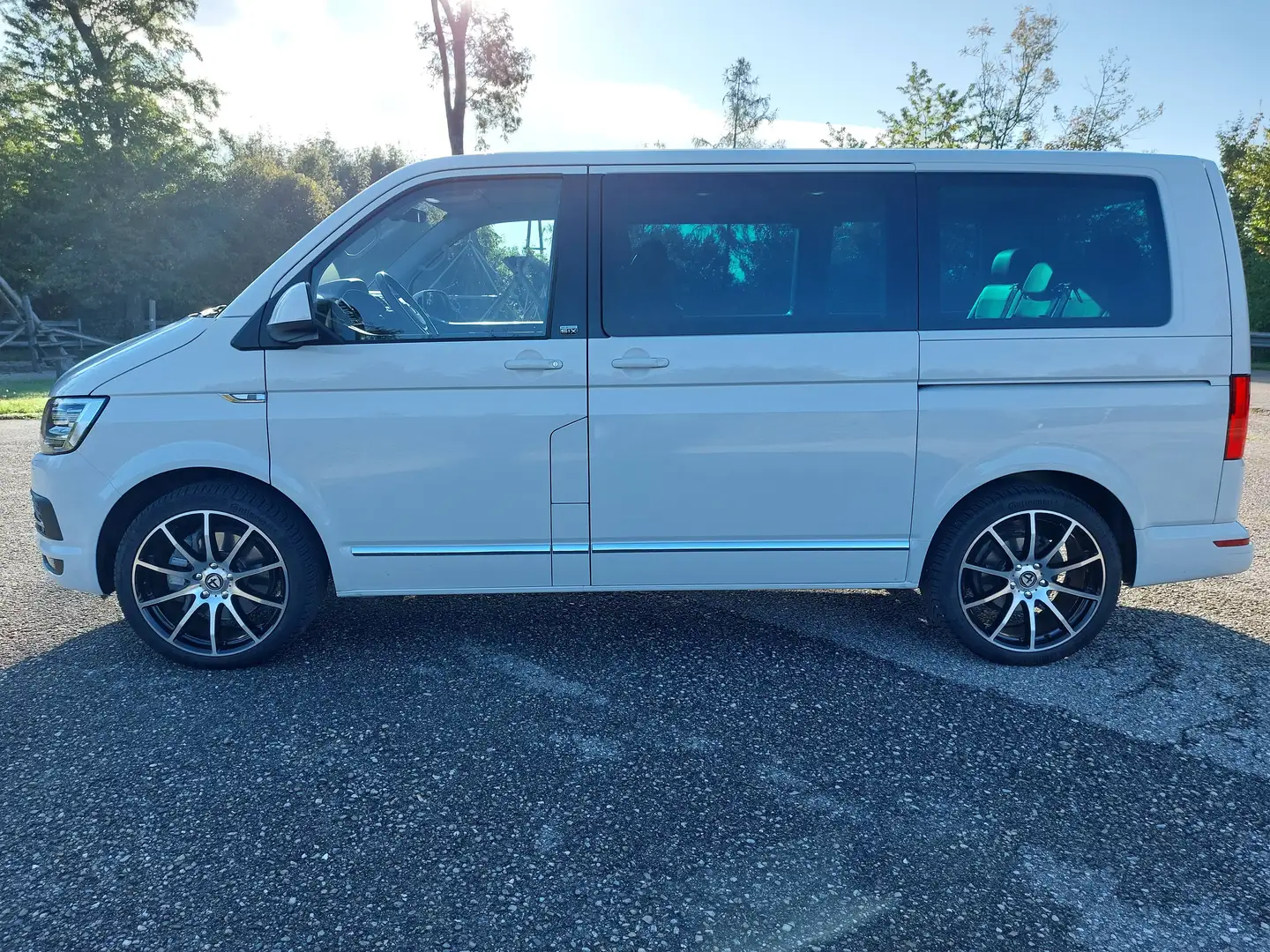 Volkswagen T6 Multivan Multivan Generation Six 2,0 TDI BMT DSG Generation Six Weiß - 2