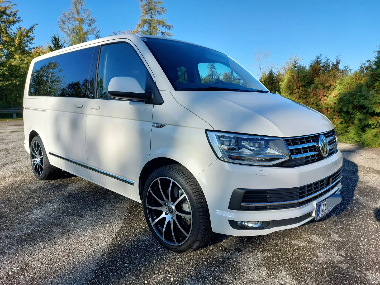 Volkswagen T6 Multivan Multivan Generation Six 2,0 TDI BMT DSG Generation Six Weiß - 1