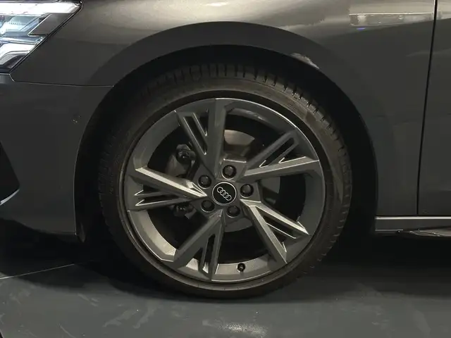 Audi A3 view 9