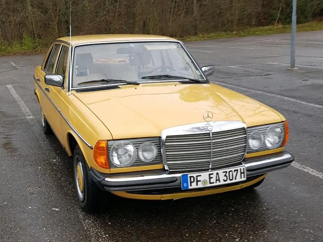 Mercedes-Benz E 240