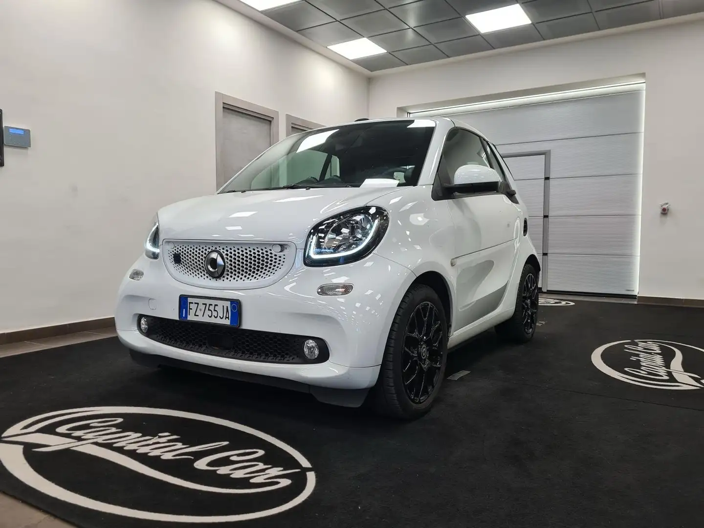 smart forTwo Fortwo Cabrio eq Passion my19 Wit - 1