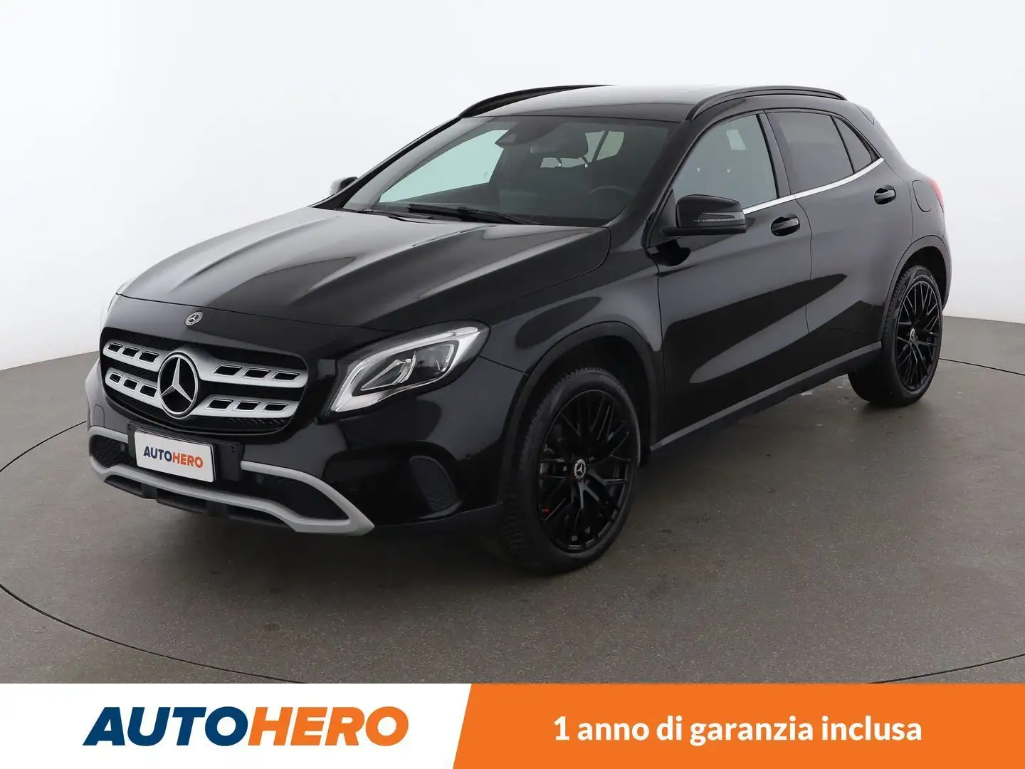 Mercedes-Benz GLA 180 GLA 180 Business 122 CV Noir - 1