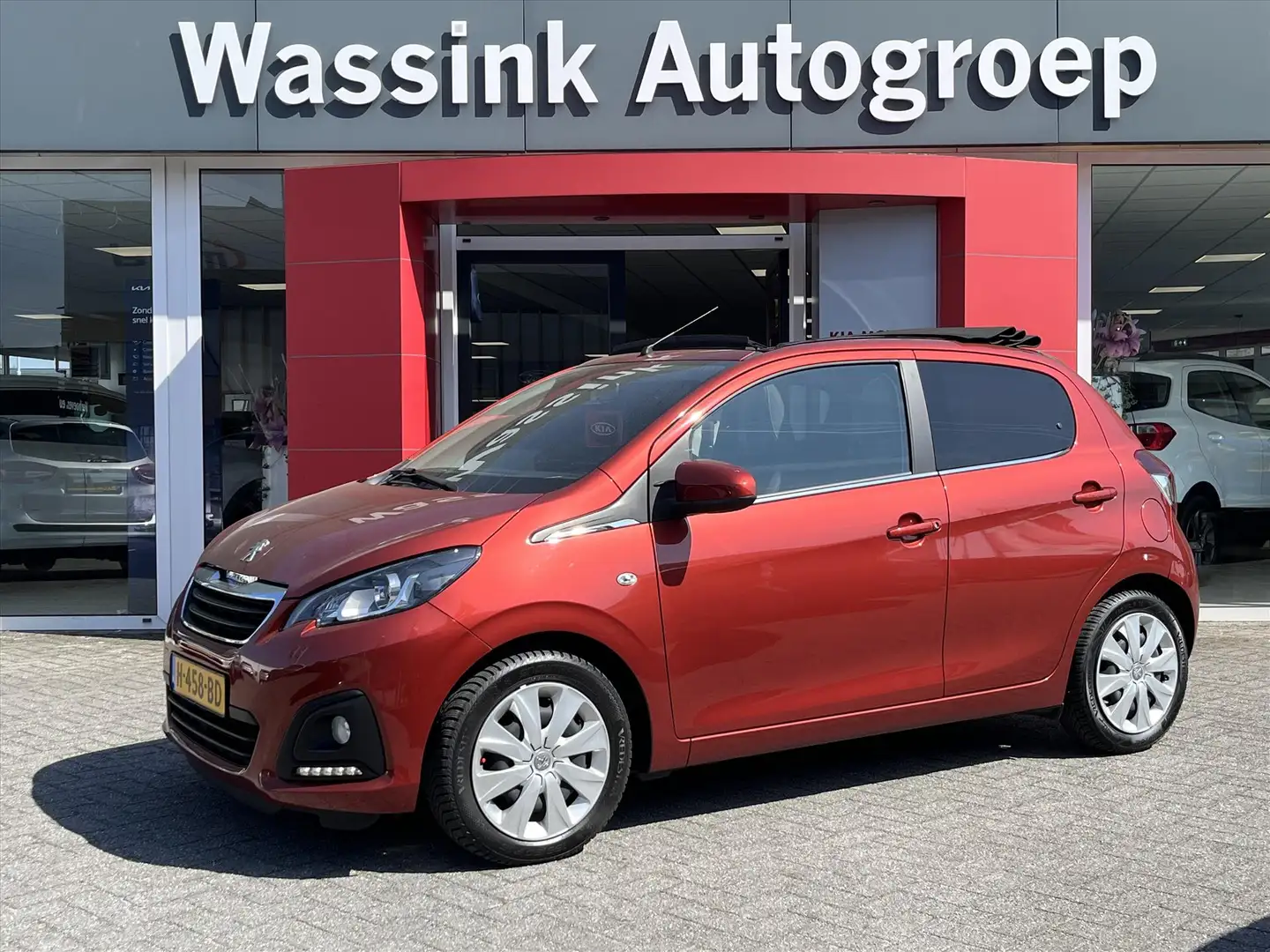 Peugeot 108 1.0 72pk 5D TOP! Active | Airconditioning | Elektr Rood - 1