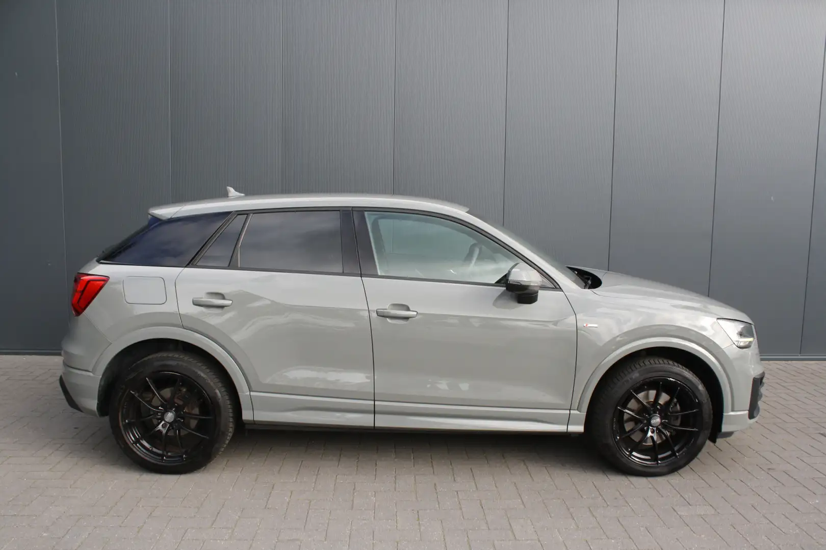 Audi Q2 1.4 TFSI CoD Sport - S-LINE - NAVIGATIE - 1e EIGEN Gris - 2