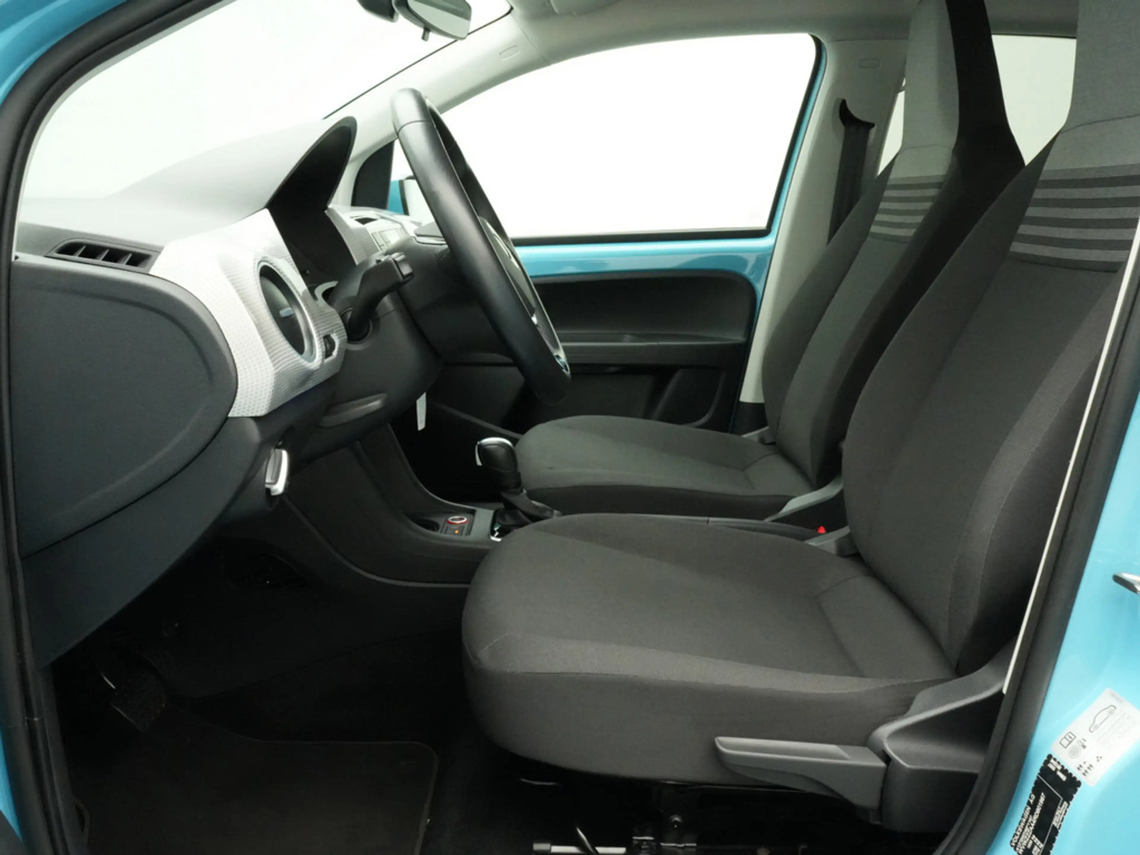 Volkswagen e-up! Edition PDC SHZ KAM PORT NAVI — photo 13