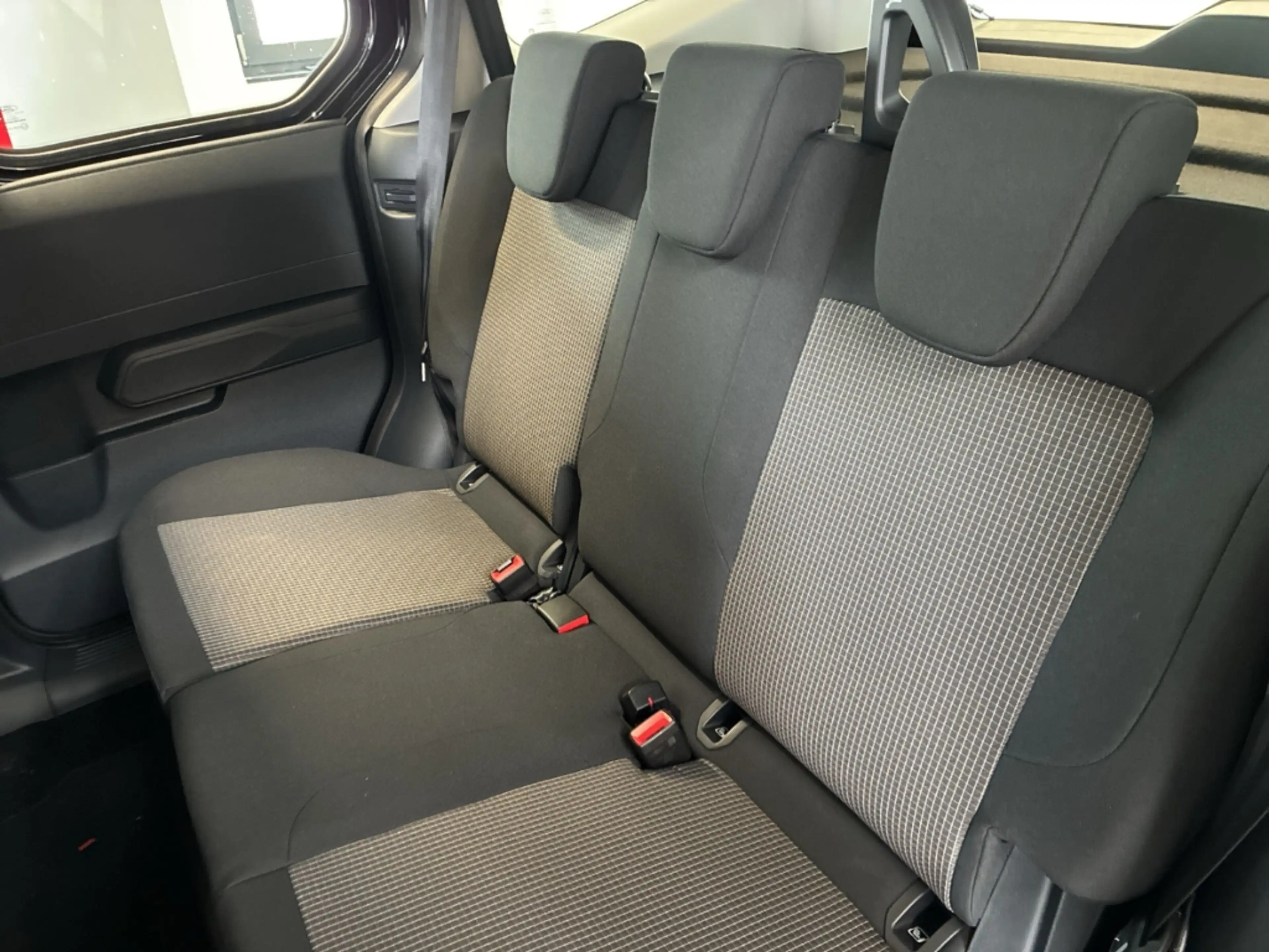 Ford Tourneo Courier 1.0 EcoBoost Trend 5J Gar. PDC SHZ Tempomat Klima — photo 9