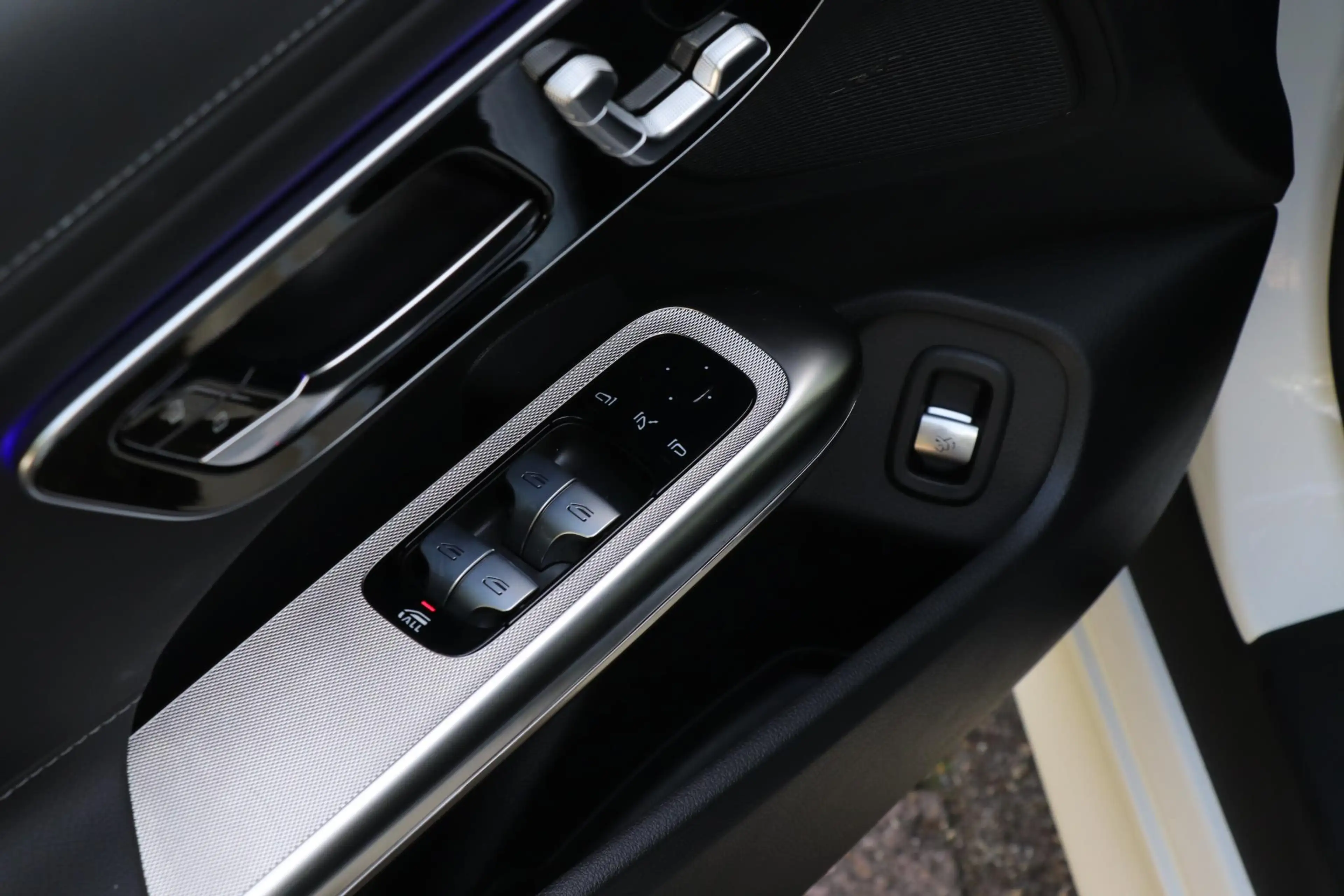 Mercedes-Benz CLE 180 Cabriolet AMG Line |Distronic — photo 38