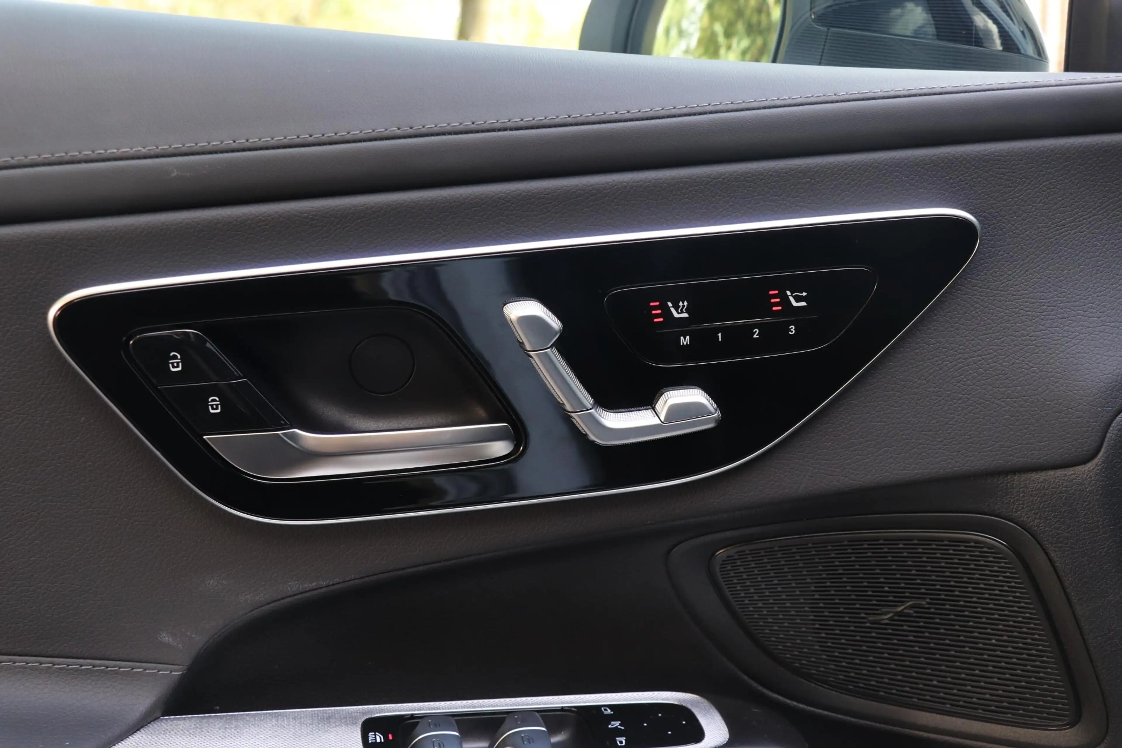 Mercedes-Benz CLE 180 Cabriolet AMG Line |Distronic — photo 39
