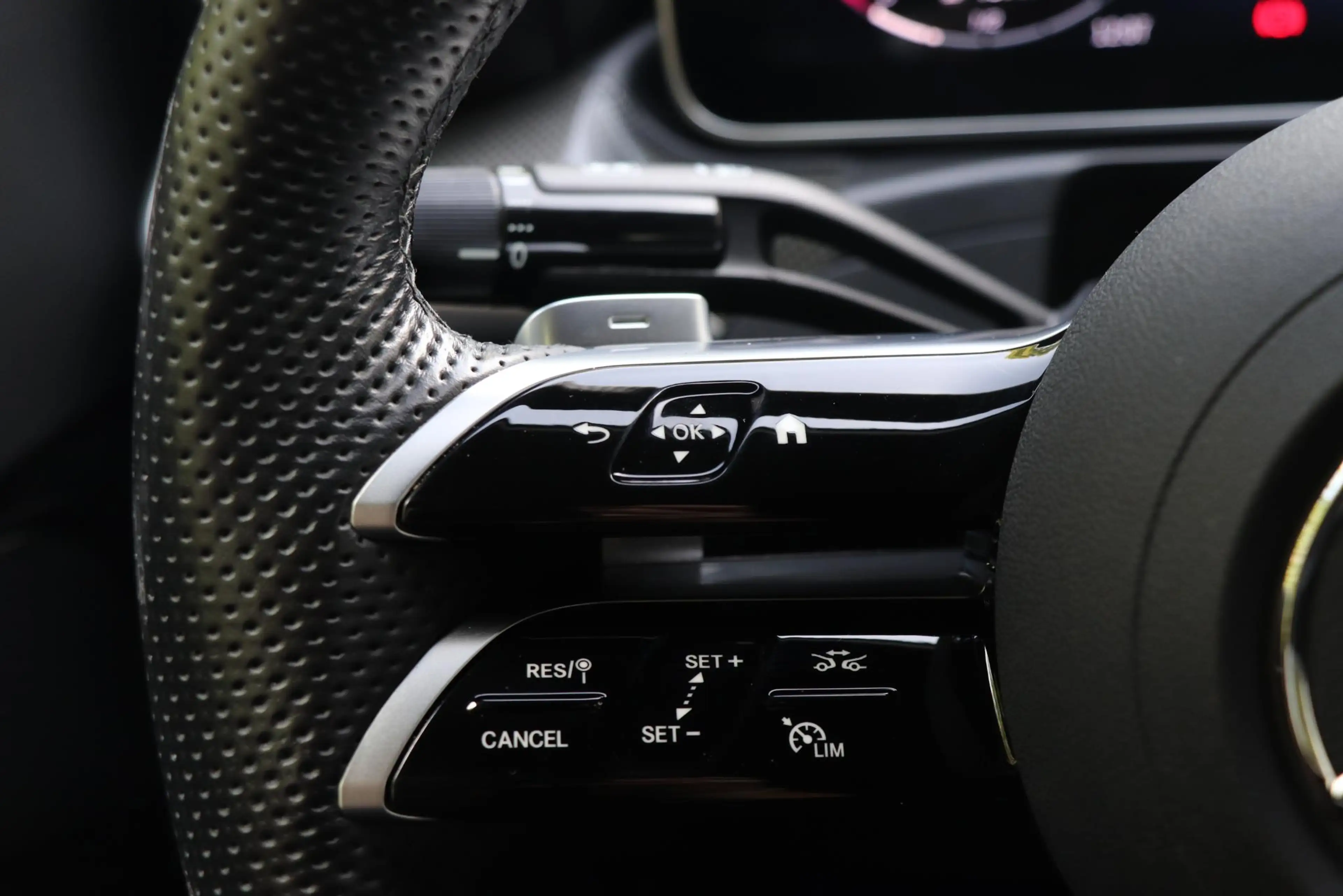 Mercedes-Benz CLE 180 Cabriolet AMG Line |Distronic — photo 44