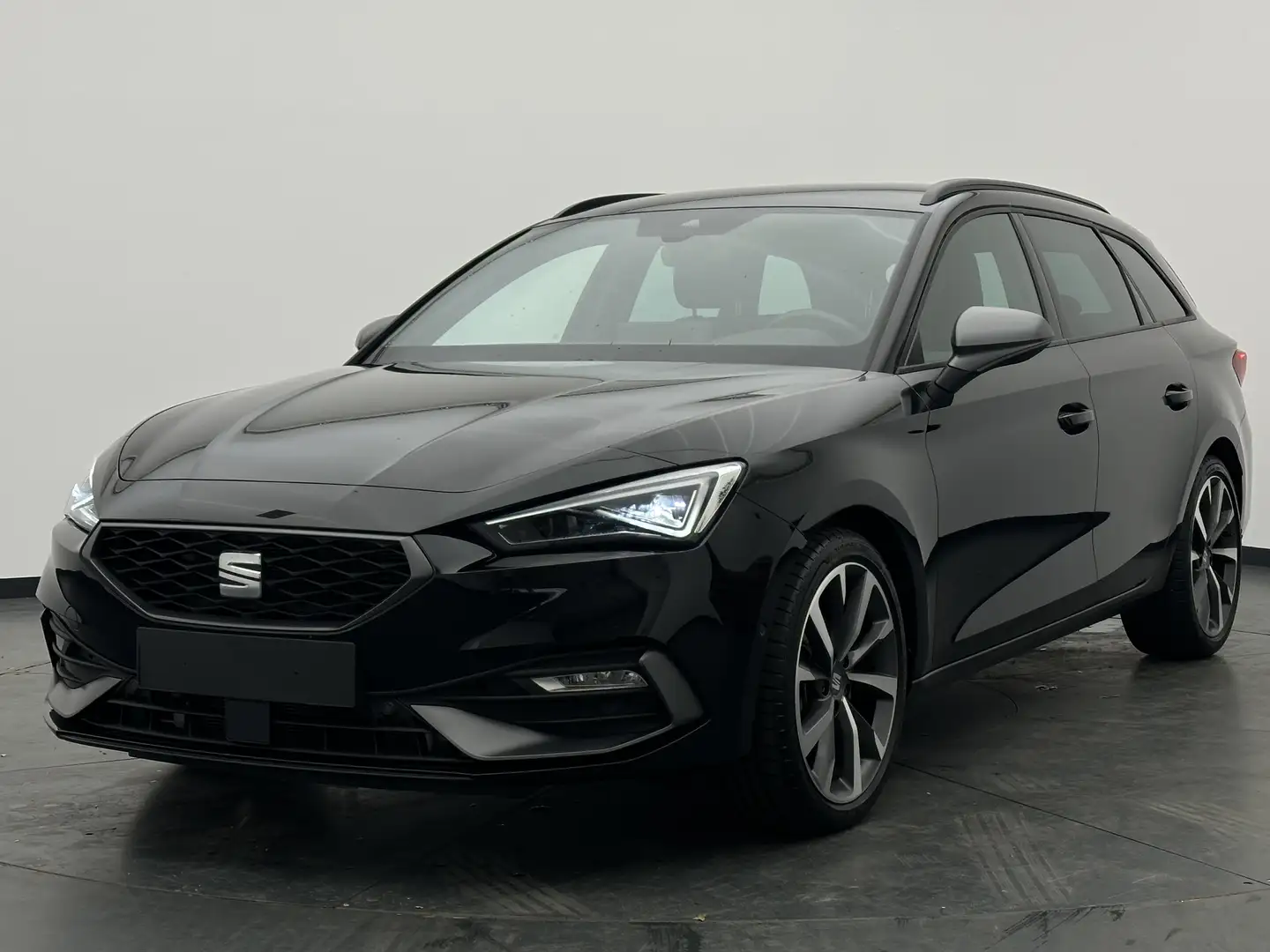 SEAT Leon Leon ST 1.5 eTSI DSG FR +NAV+MATRIX+CAM+ASSISTS+ Negro - 2