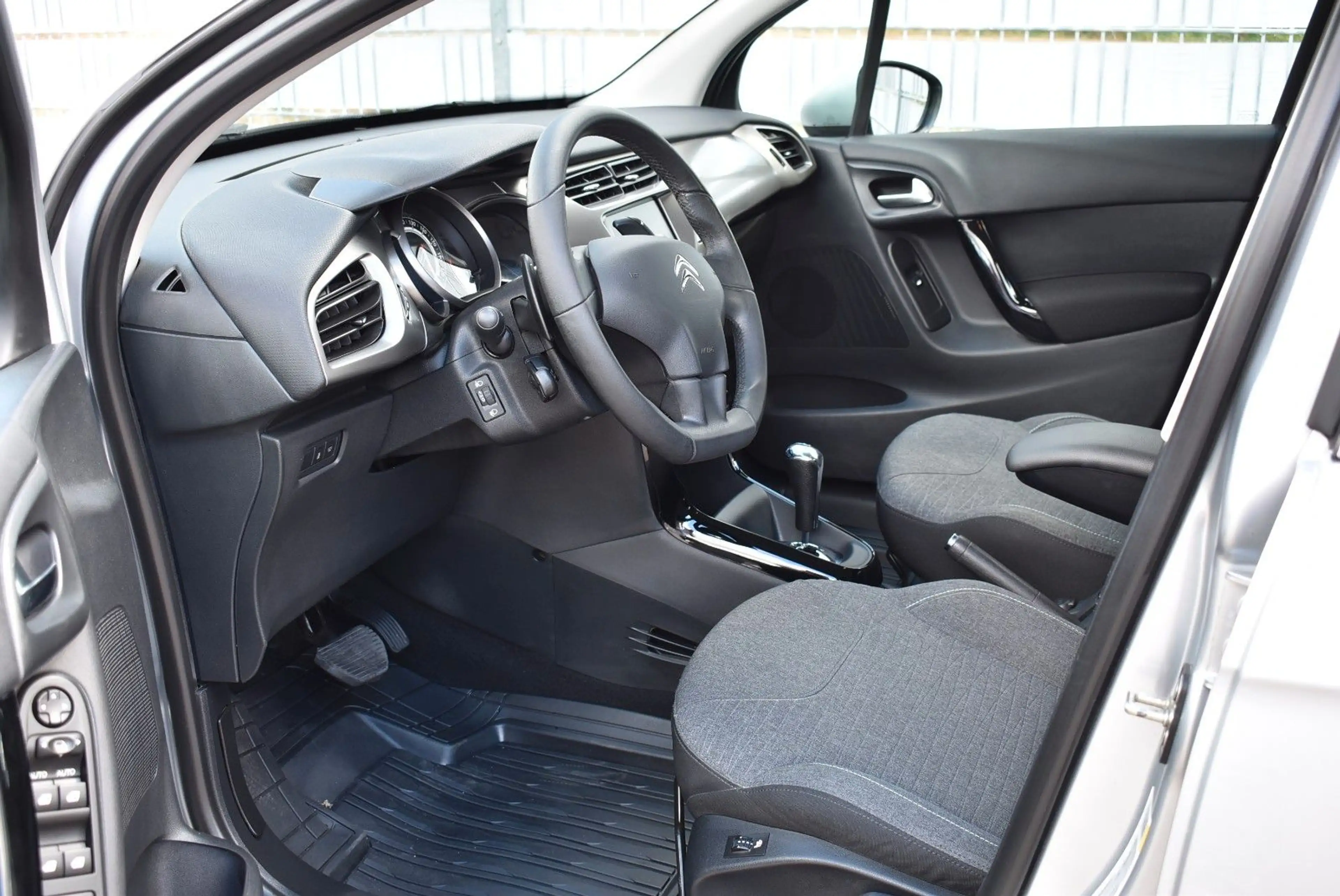 Citroen C3 Selection ,Automatik,erst 73600 KM — photo 10